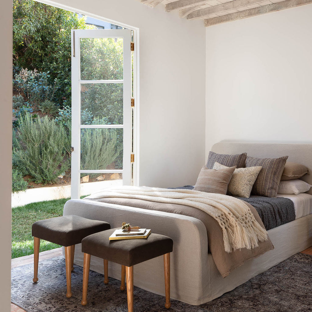 Amber Interiors - Shelby Bed with Footboard