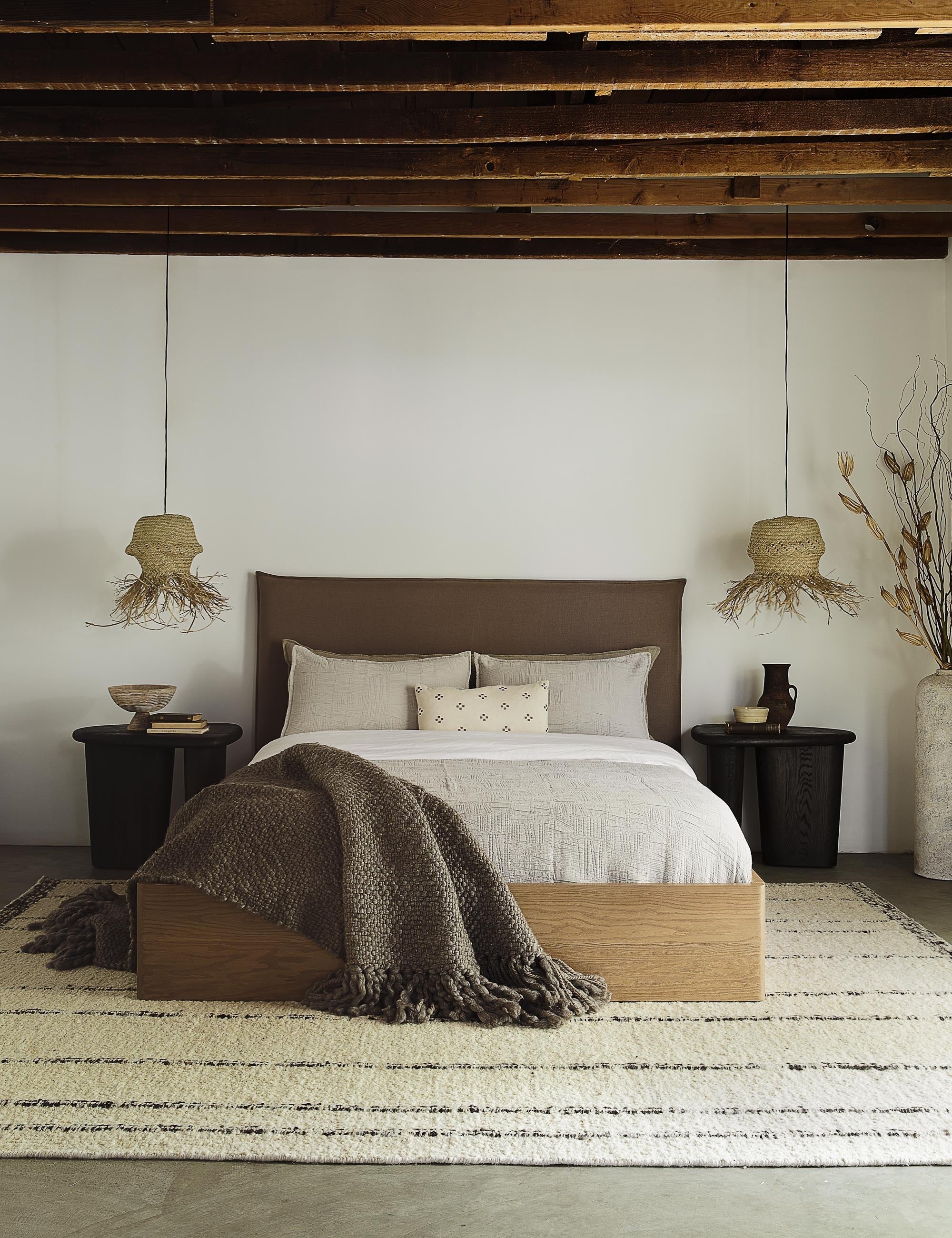 Lulu and Georgia - Nia Bed