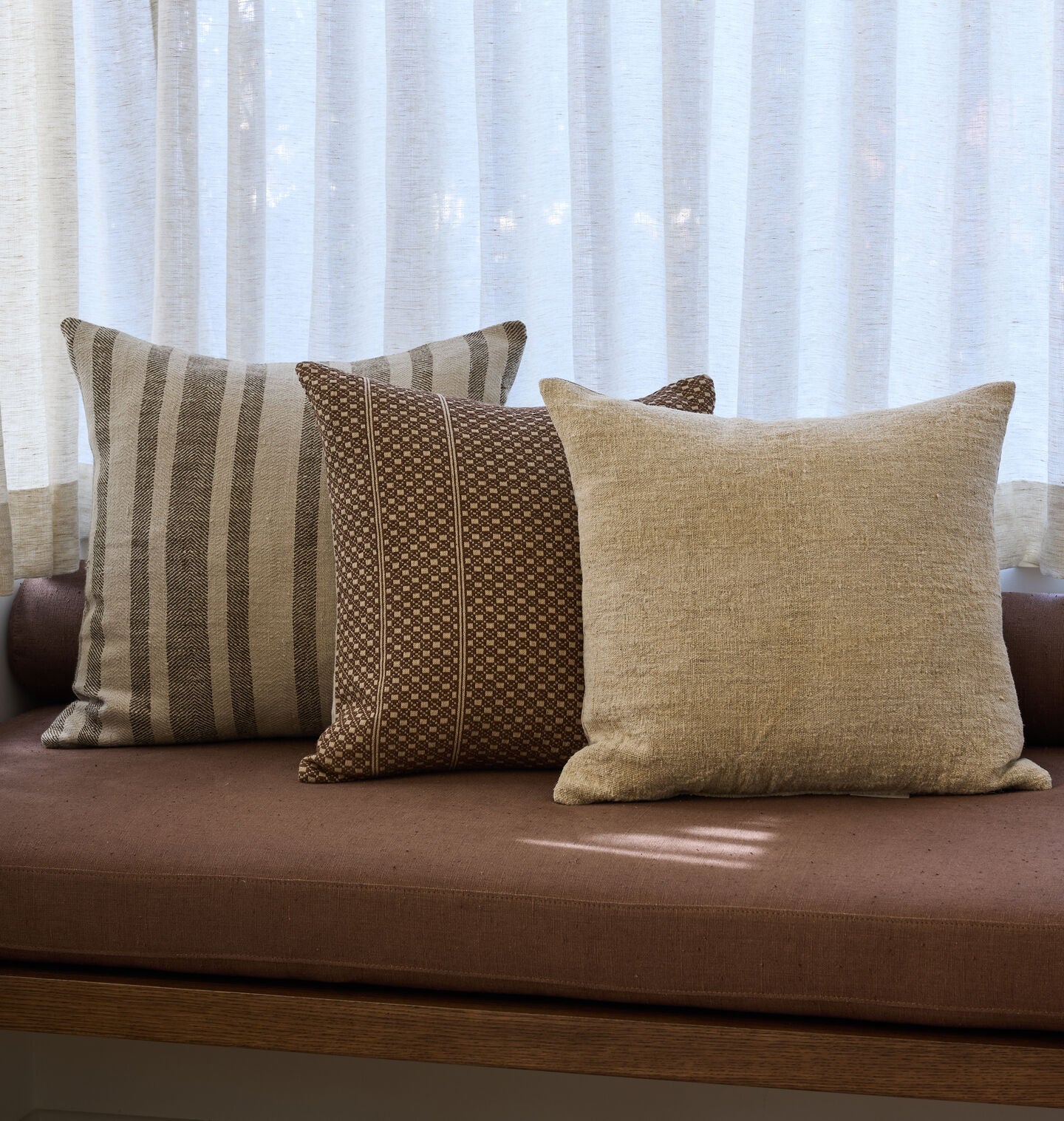 Amber Interiors - Aaila Pillow