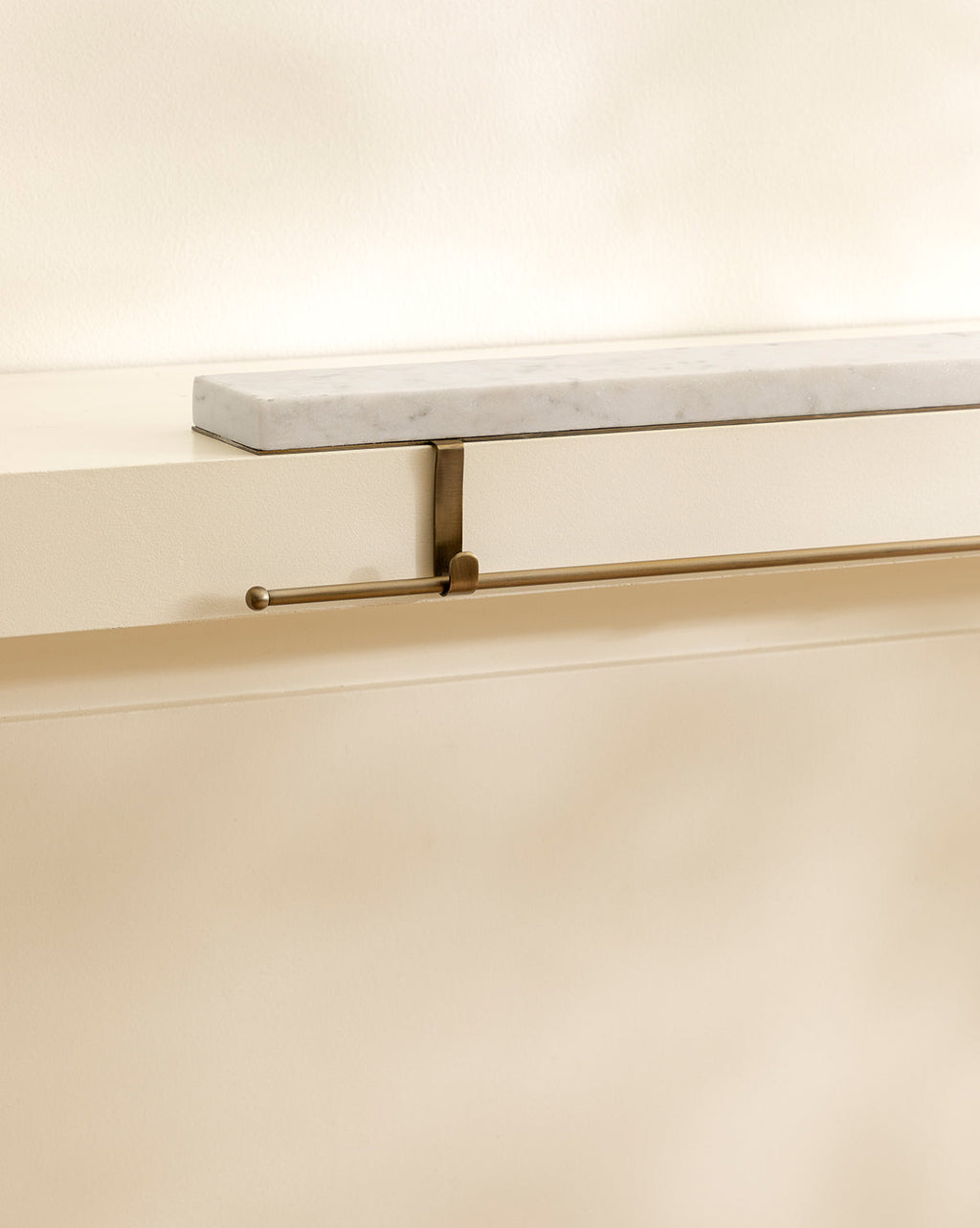 McGee & Co - 25" Marble Stocking Holder with Rod