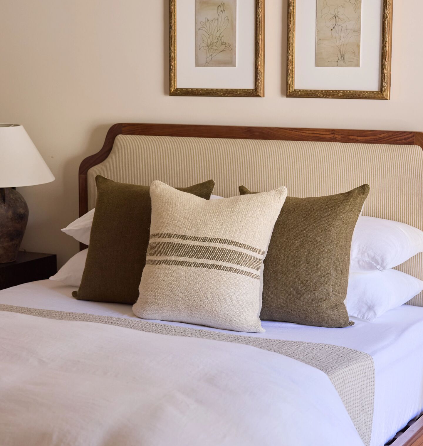 Amber Interiors - Pillow Bundle SAI - XV