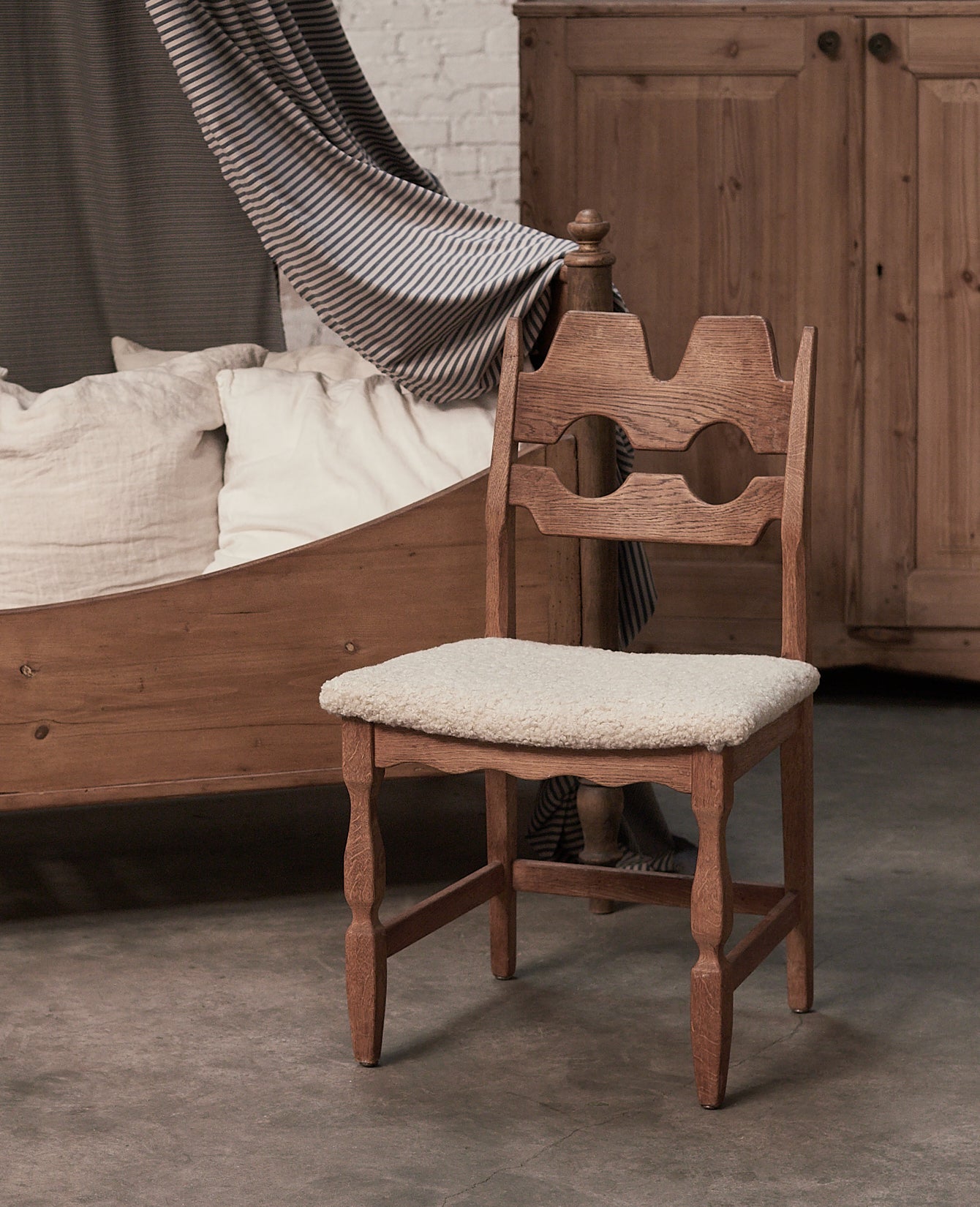 Olive Ateliers - Henning Chair - Razorblade