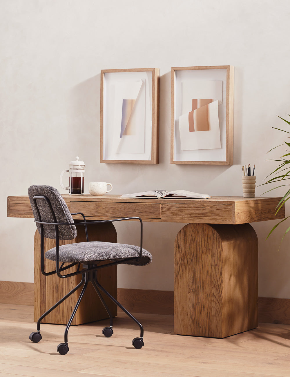 Lulu and Georgia - Mags Desk