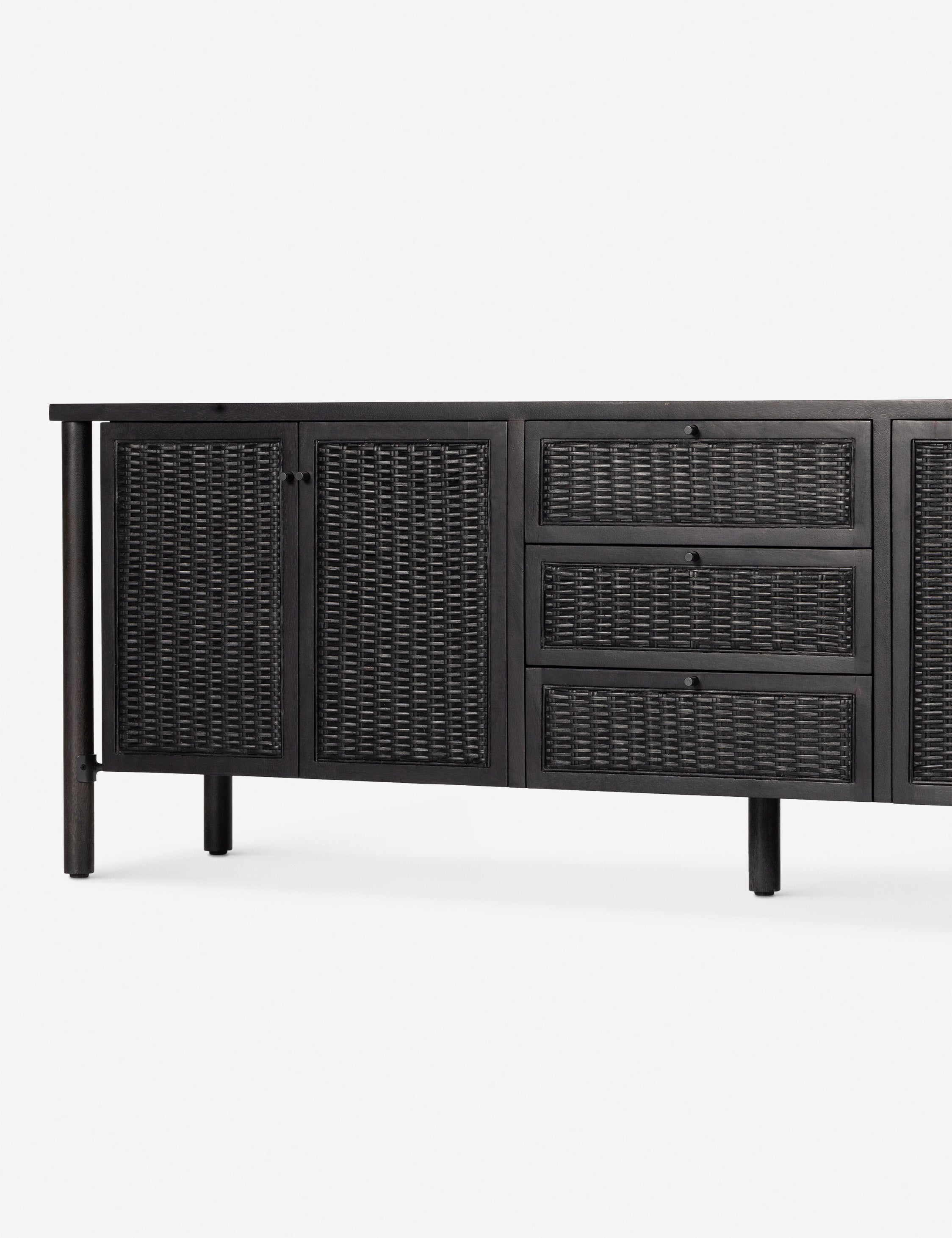 Lulu and Georgia - Isaura Media Console