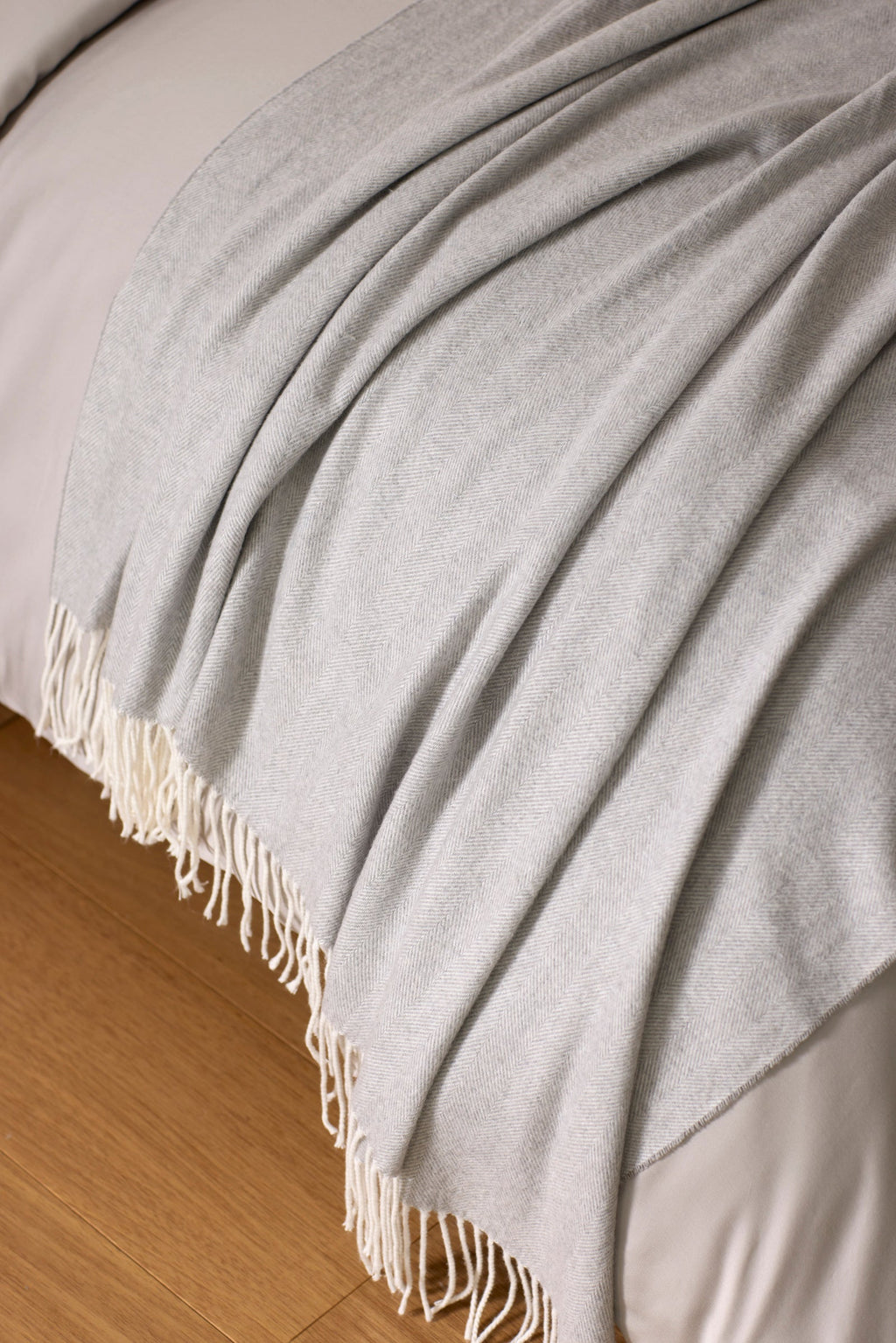 Cozy Earth - Bamboo Herringbone Tassel Throw