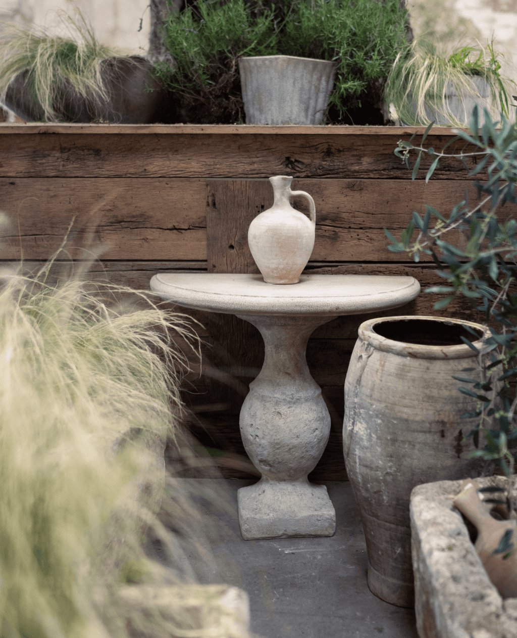 Olive Ateliers - Cast Demi Entry Table