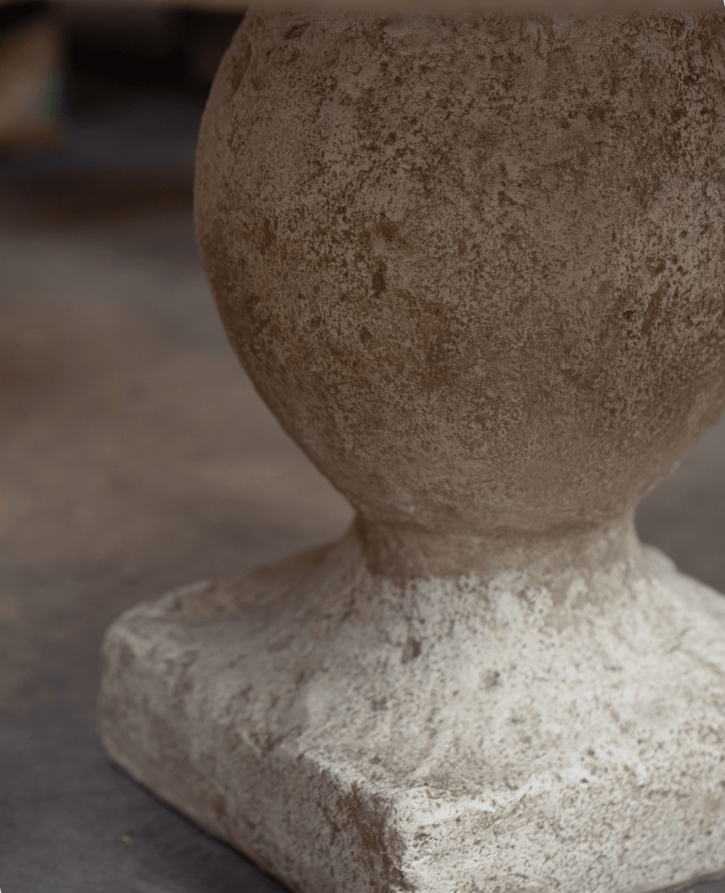 Olive Ateliers - Cast Round Coffee Table