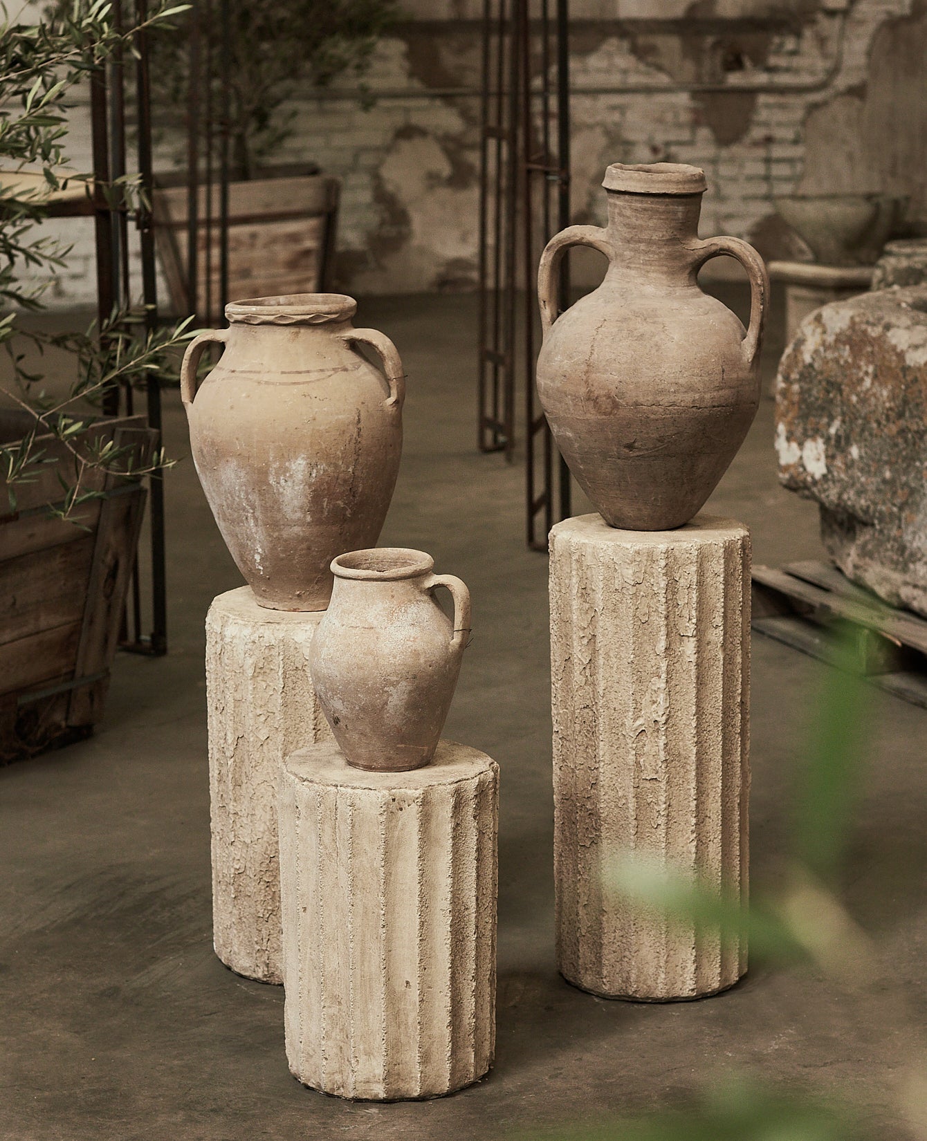 Olive Ateliers - Cast Fluted Pedestal
