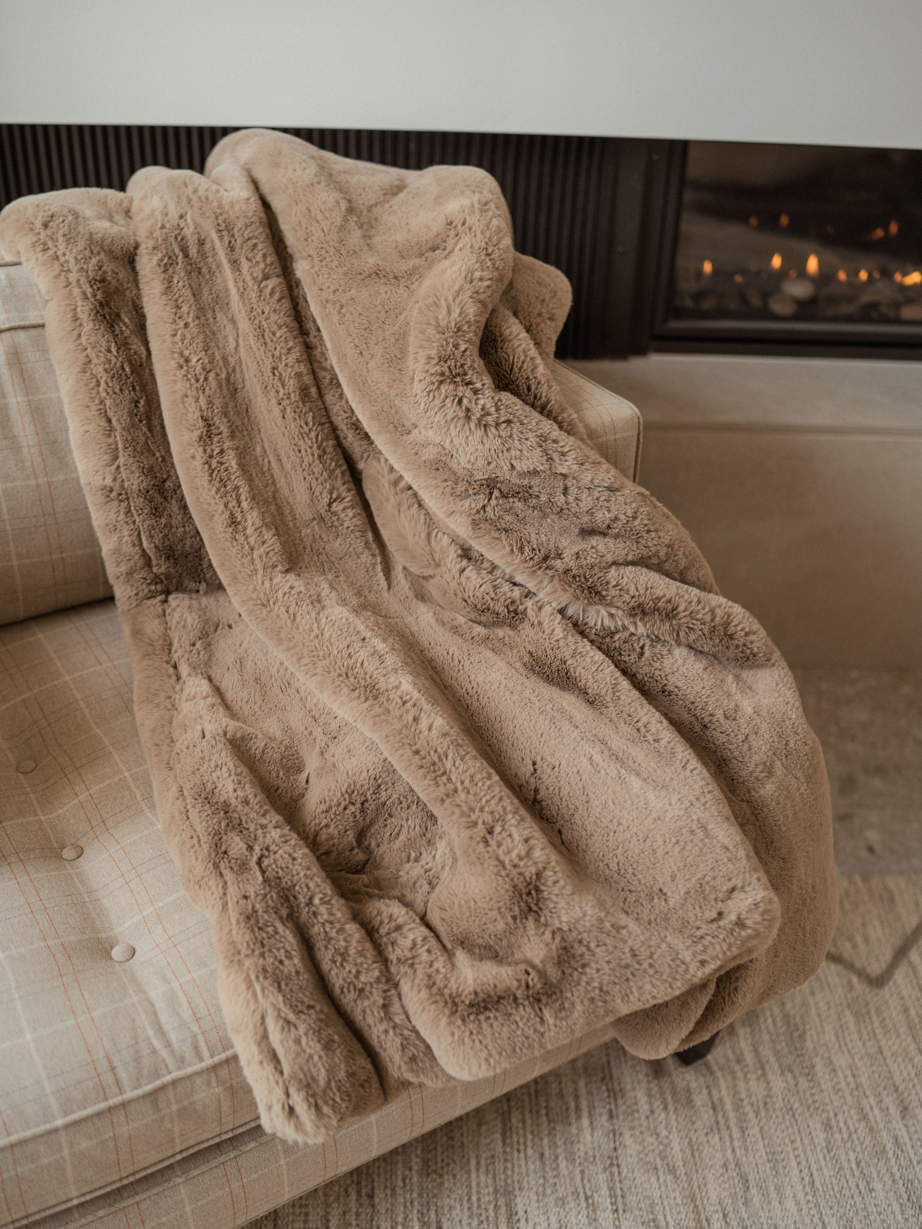 Cozy Earth - Superplush Cuddle Blanket - Wholesale