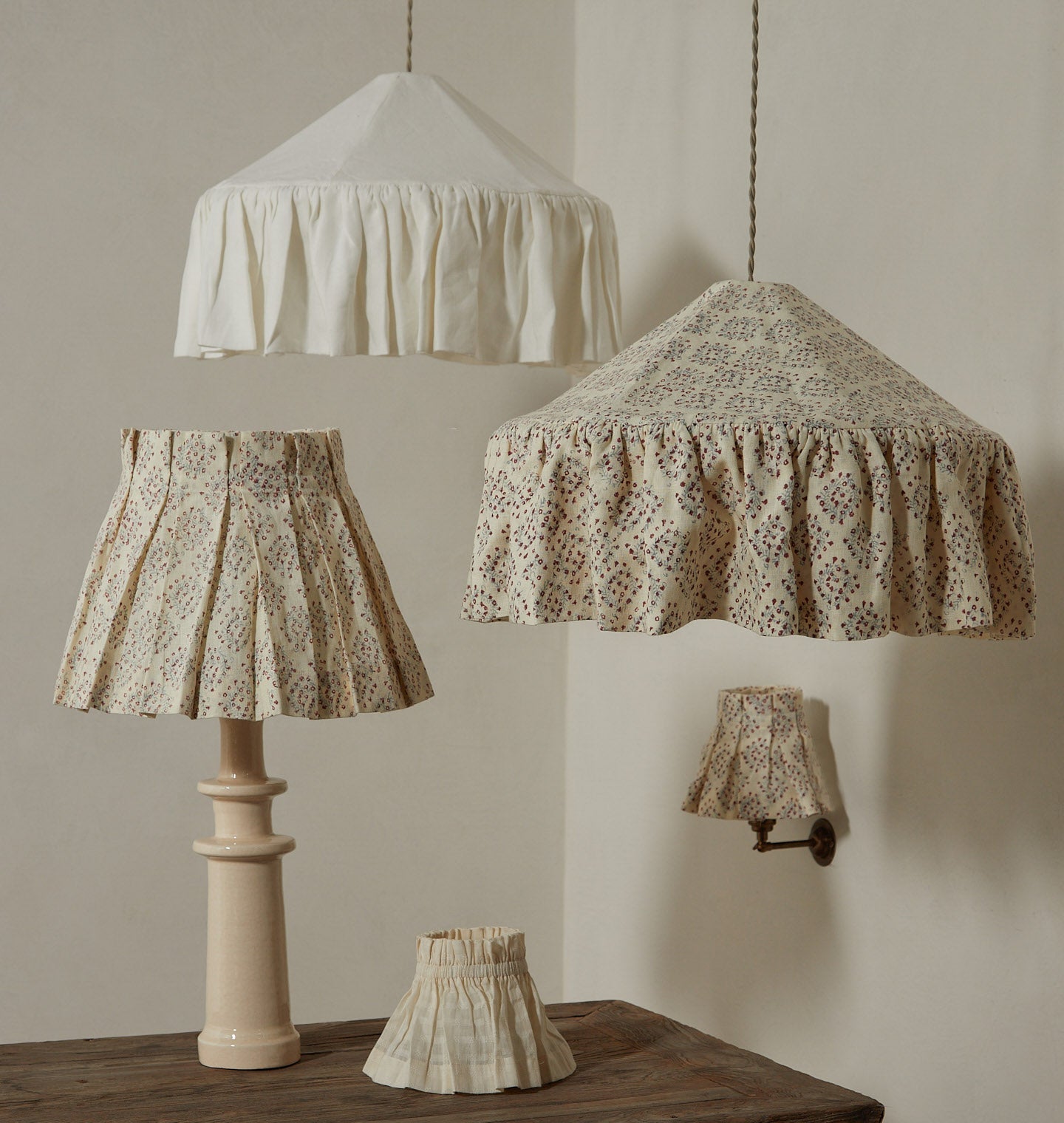 Amber Interiors - Floral Posy Linen Table Lamp Shade