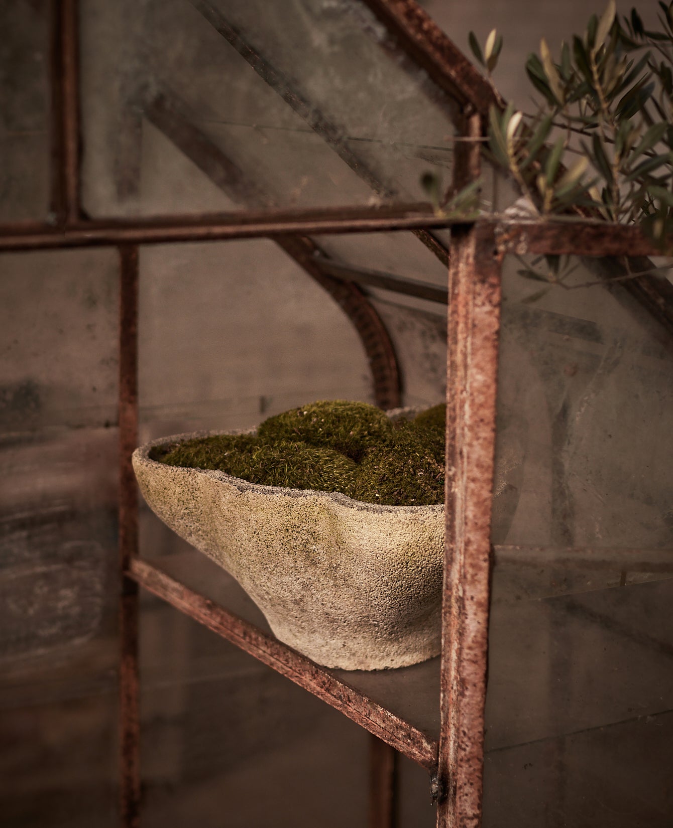 Olive Ateliers - Cement Mickey Ears