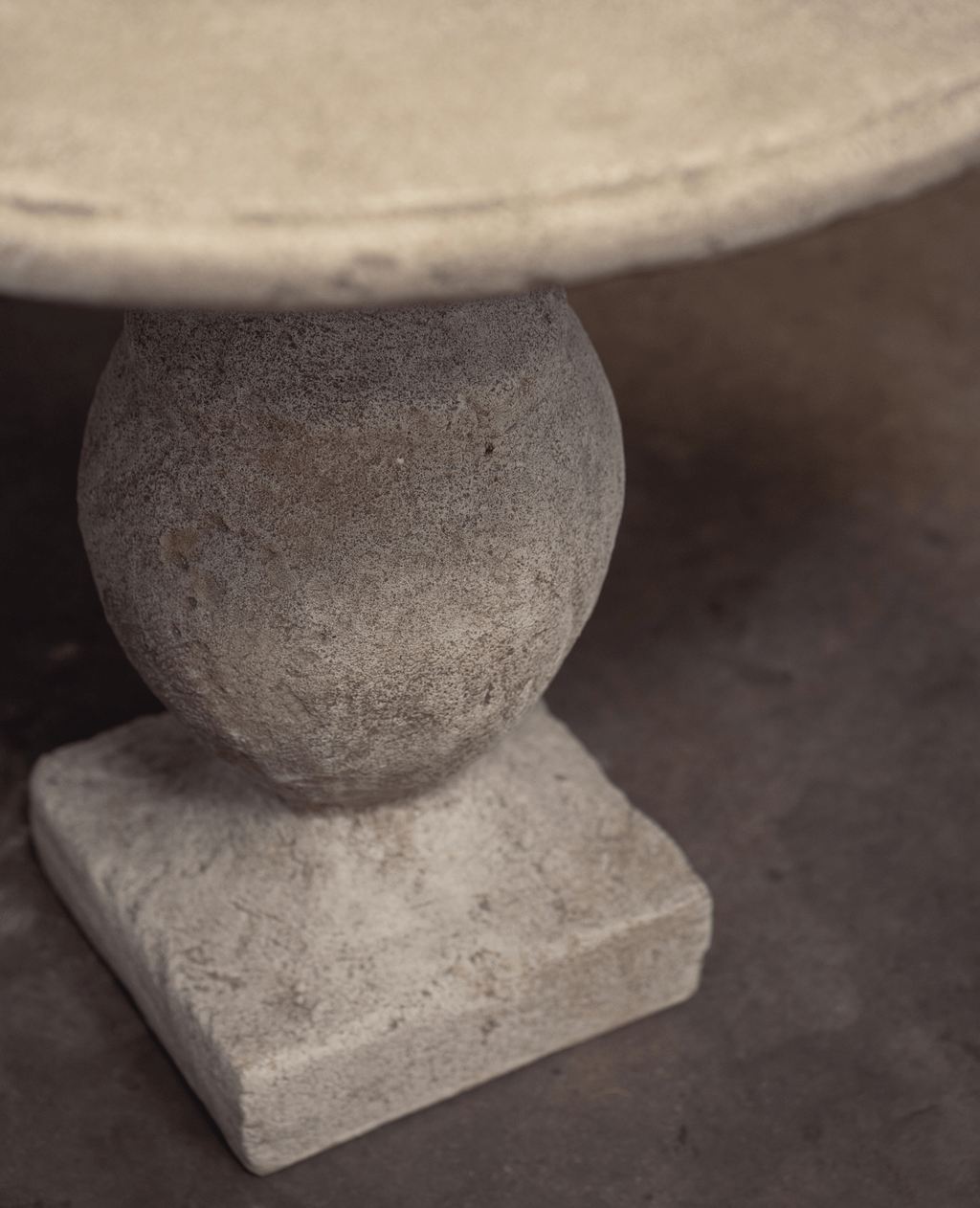 Olive Ateliers - Cast Round Bistro Table