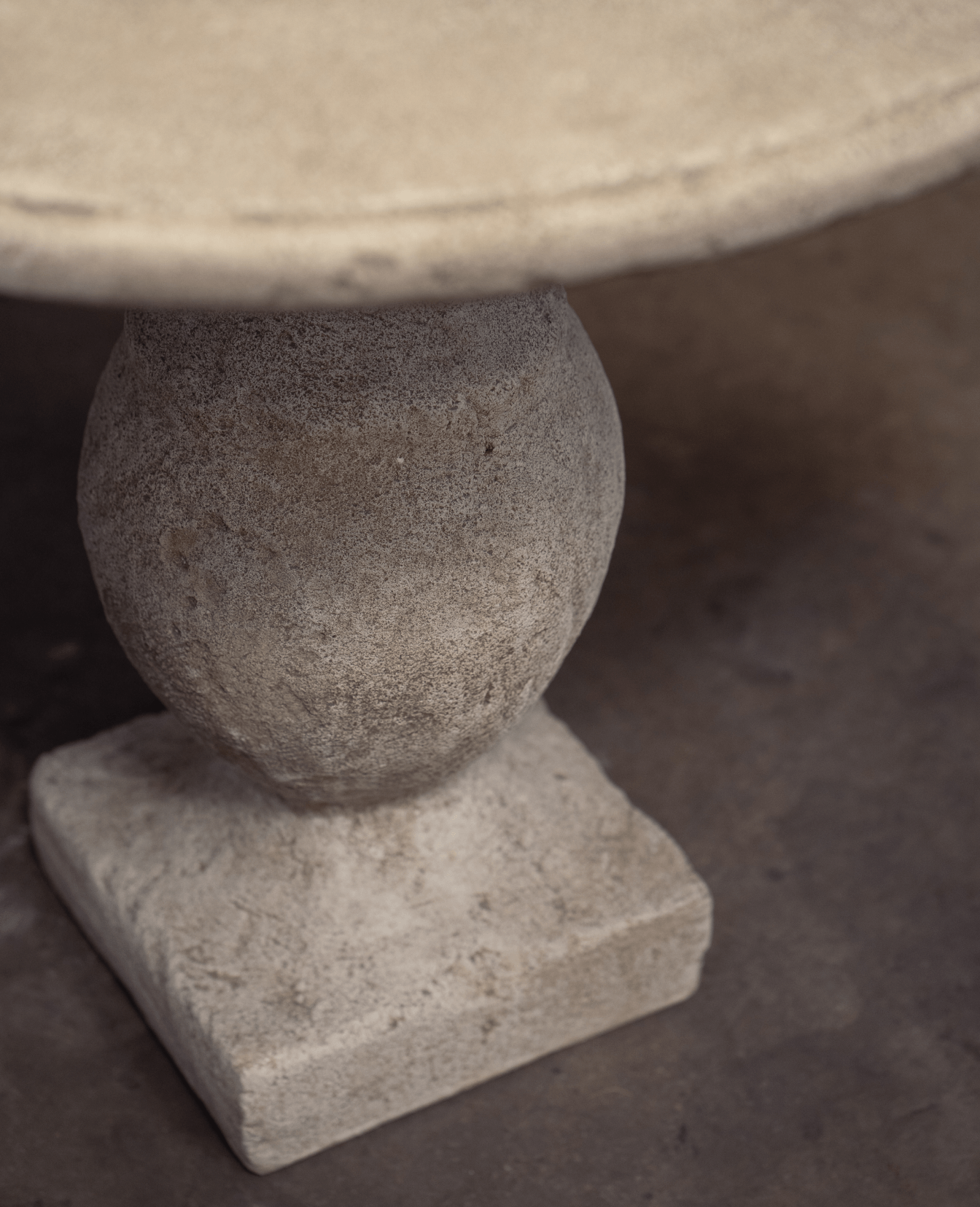 Olive Ateliers - Cast Round Bistro Table