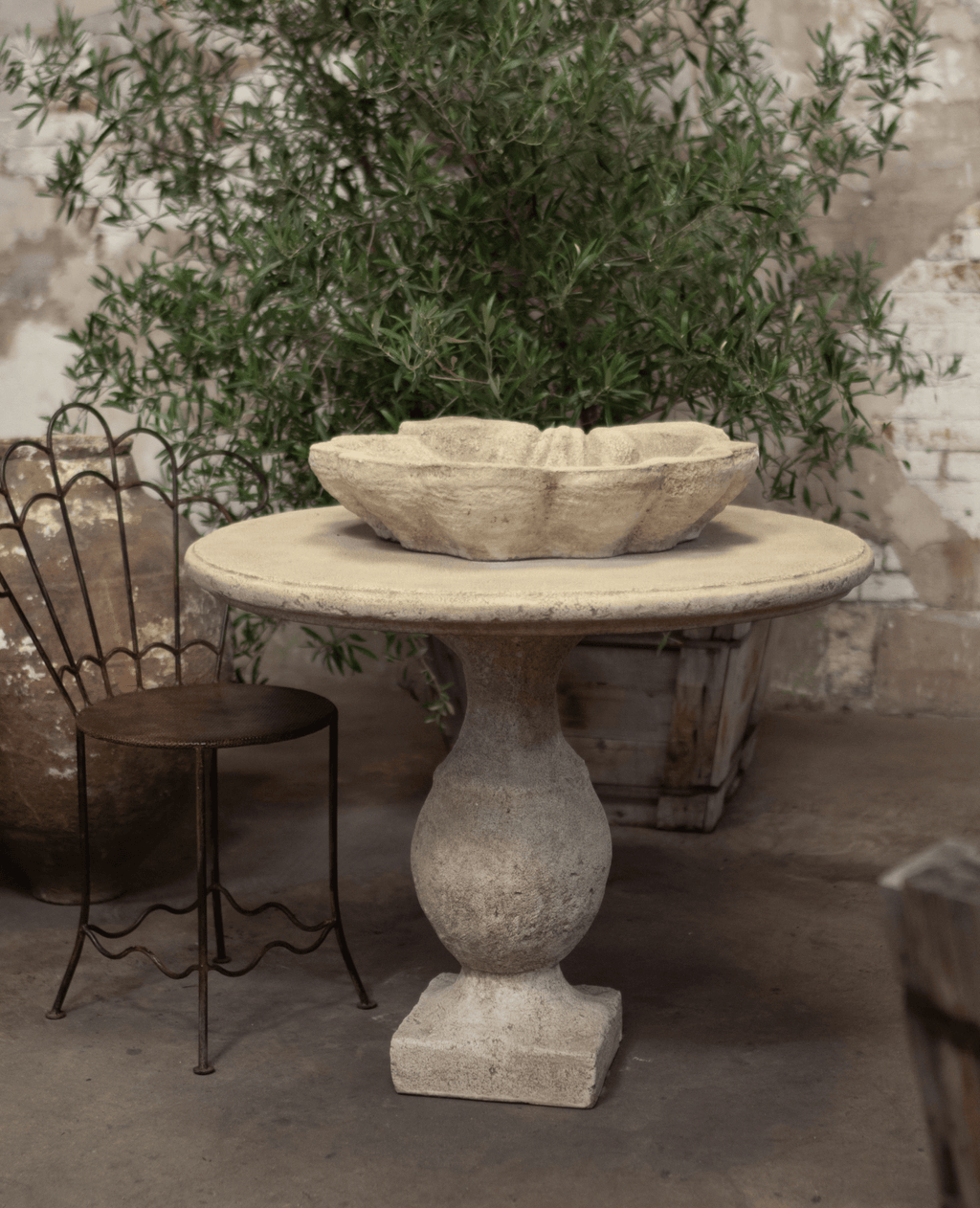 Olive Ateliers - Cast Round Bistro Table