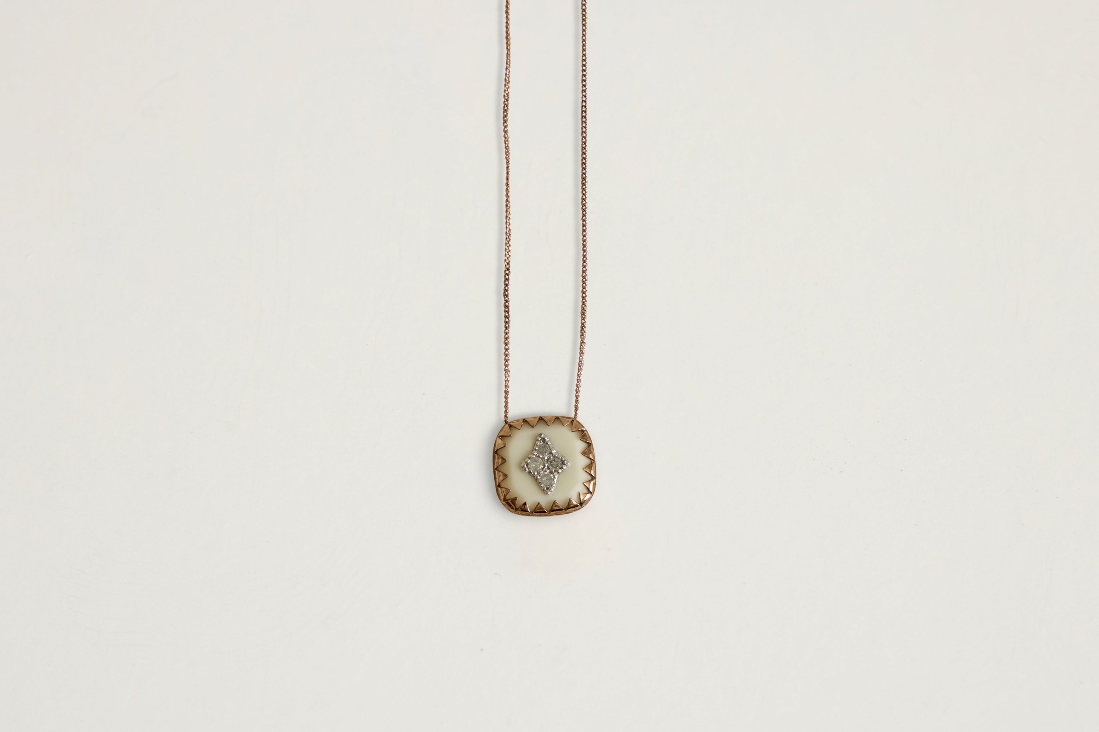 Nicky Kehoe - Pierrot N°2 Necklace, Blanc