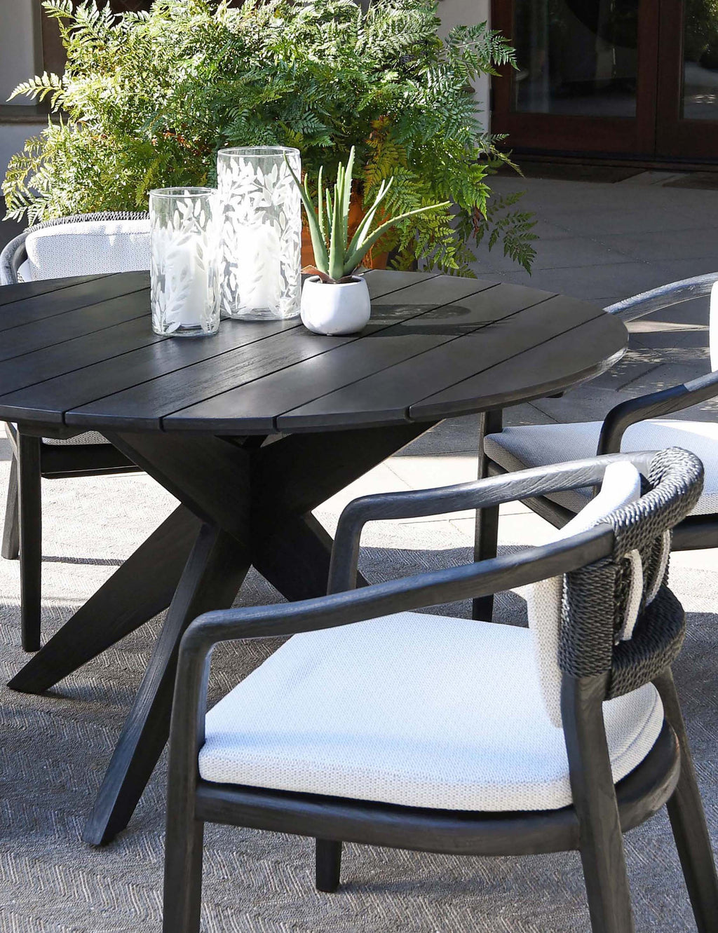 Lulu and Georgia - Rosetta Indoor / Outdoor Round Dining Table