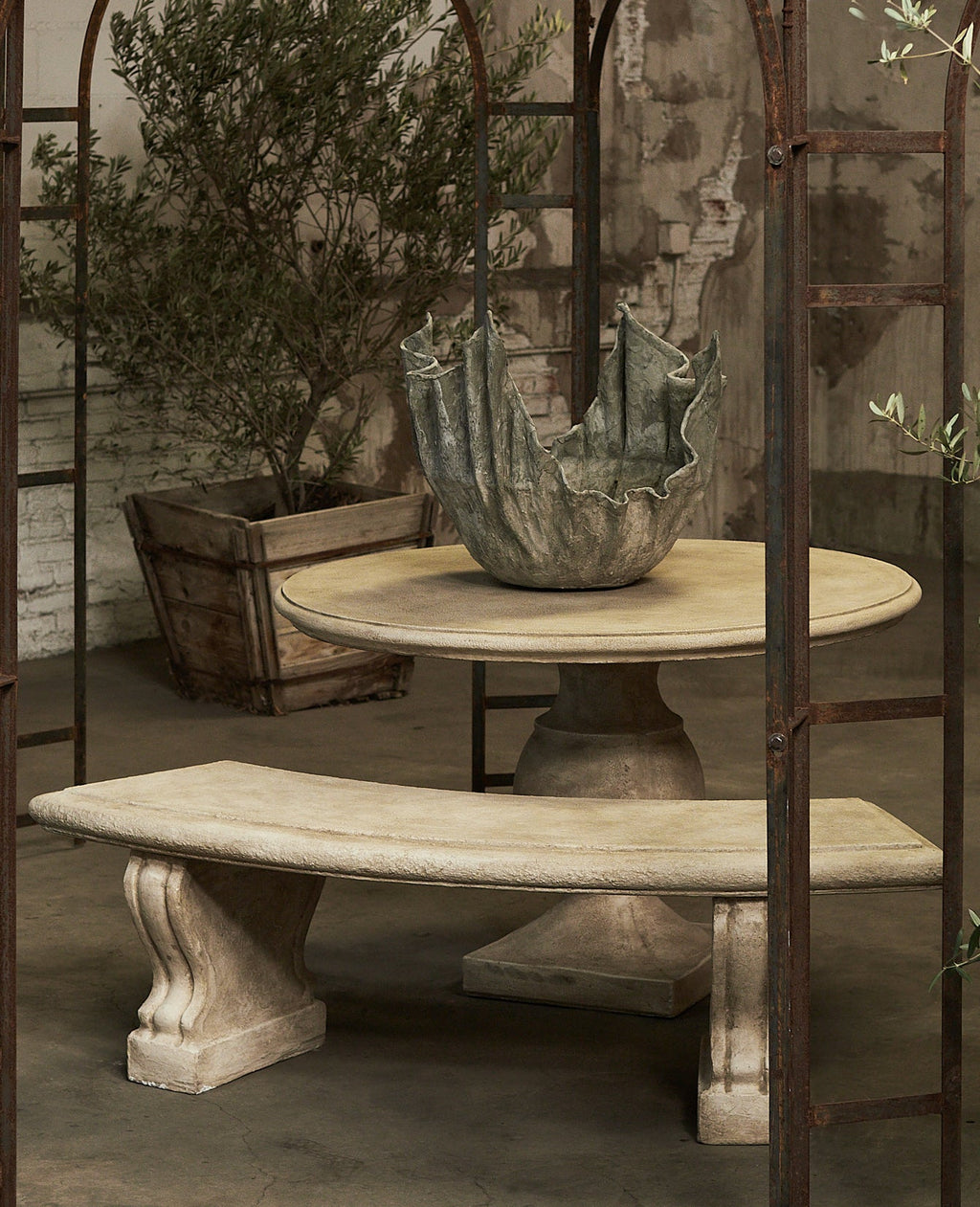 Olive Ateliers - Cast Round Dining Table