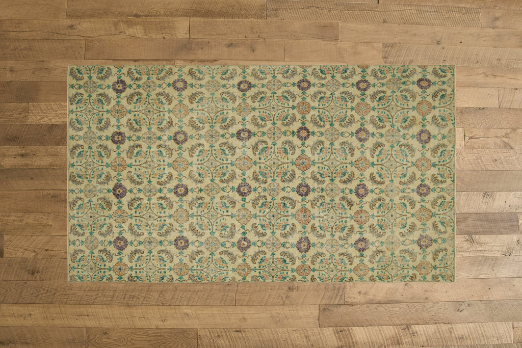 Nicky Kehoe - Beige Floral Pattern Flug 5’3 x 8’11