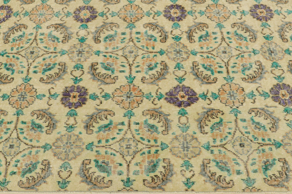 Nicky Kehoe - Beige Floral Pattern Flug 5’3 x 8’11