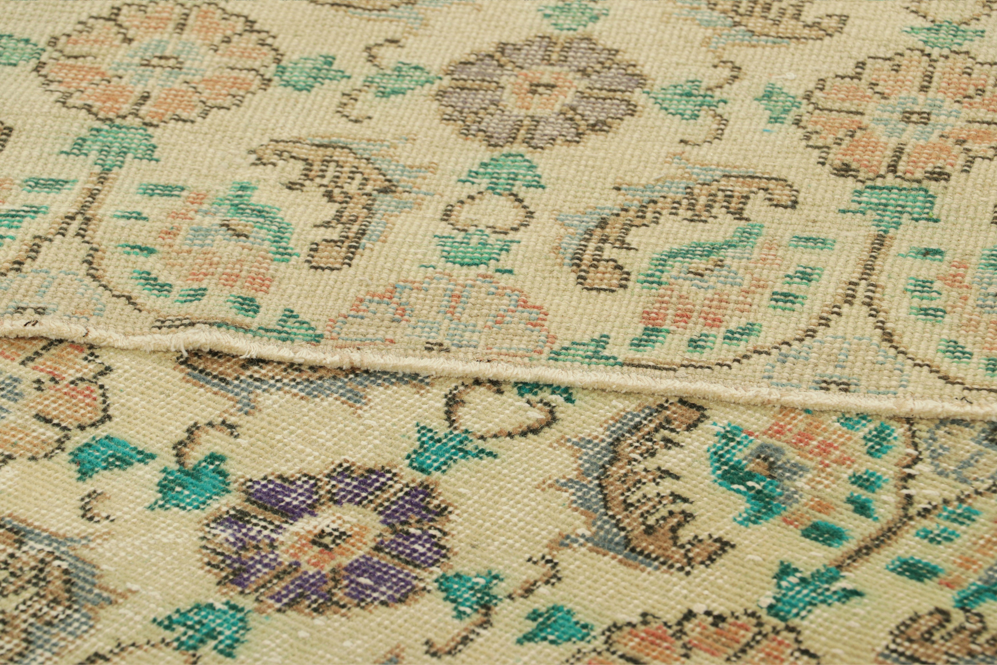 Nicky Kehoe - Beige Floral Pattern Flug 5’3 x 8’11