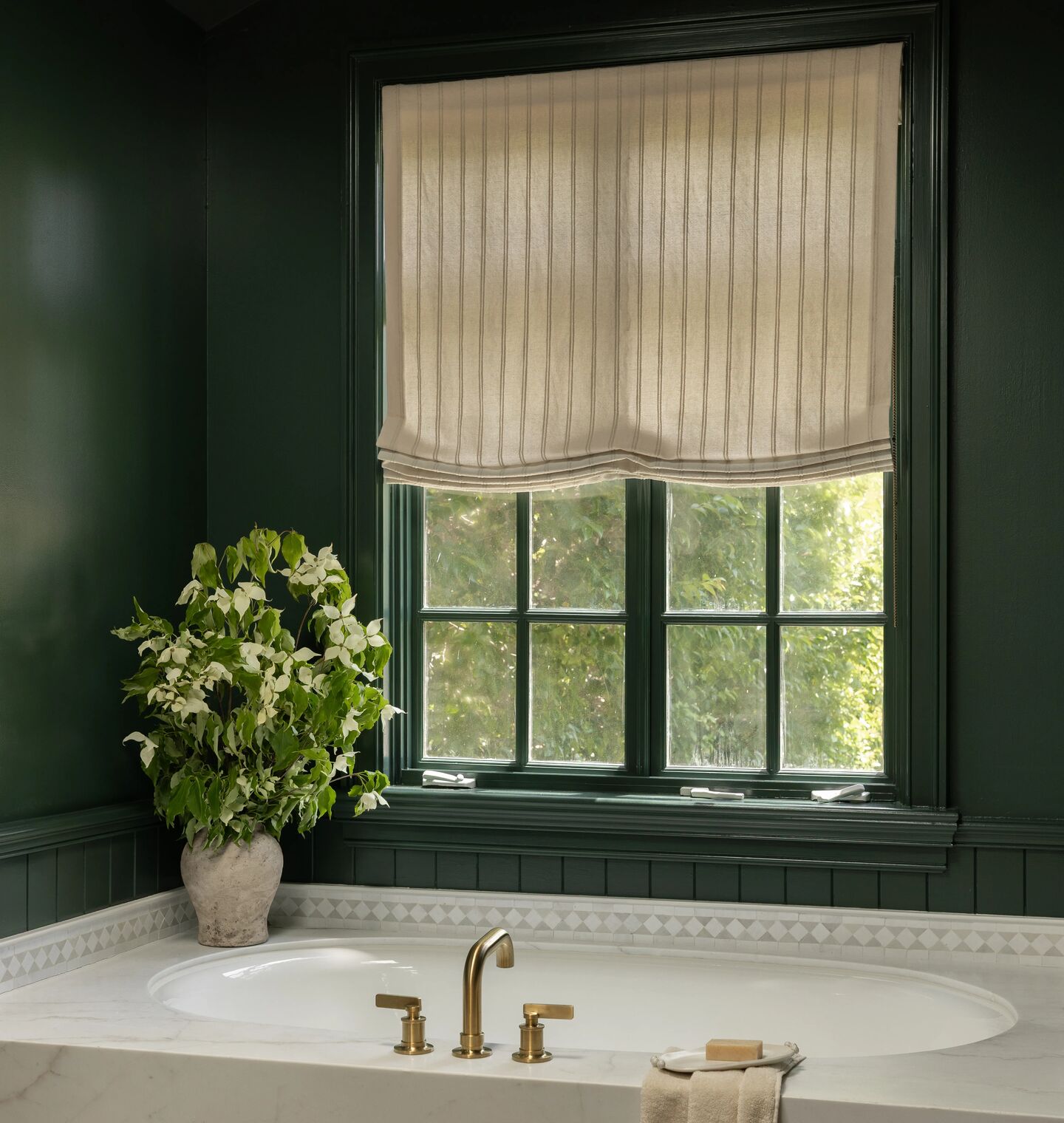 Amber Interiors - Relaxed Roman Shade