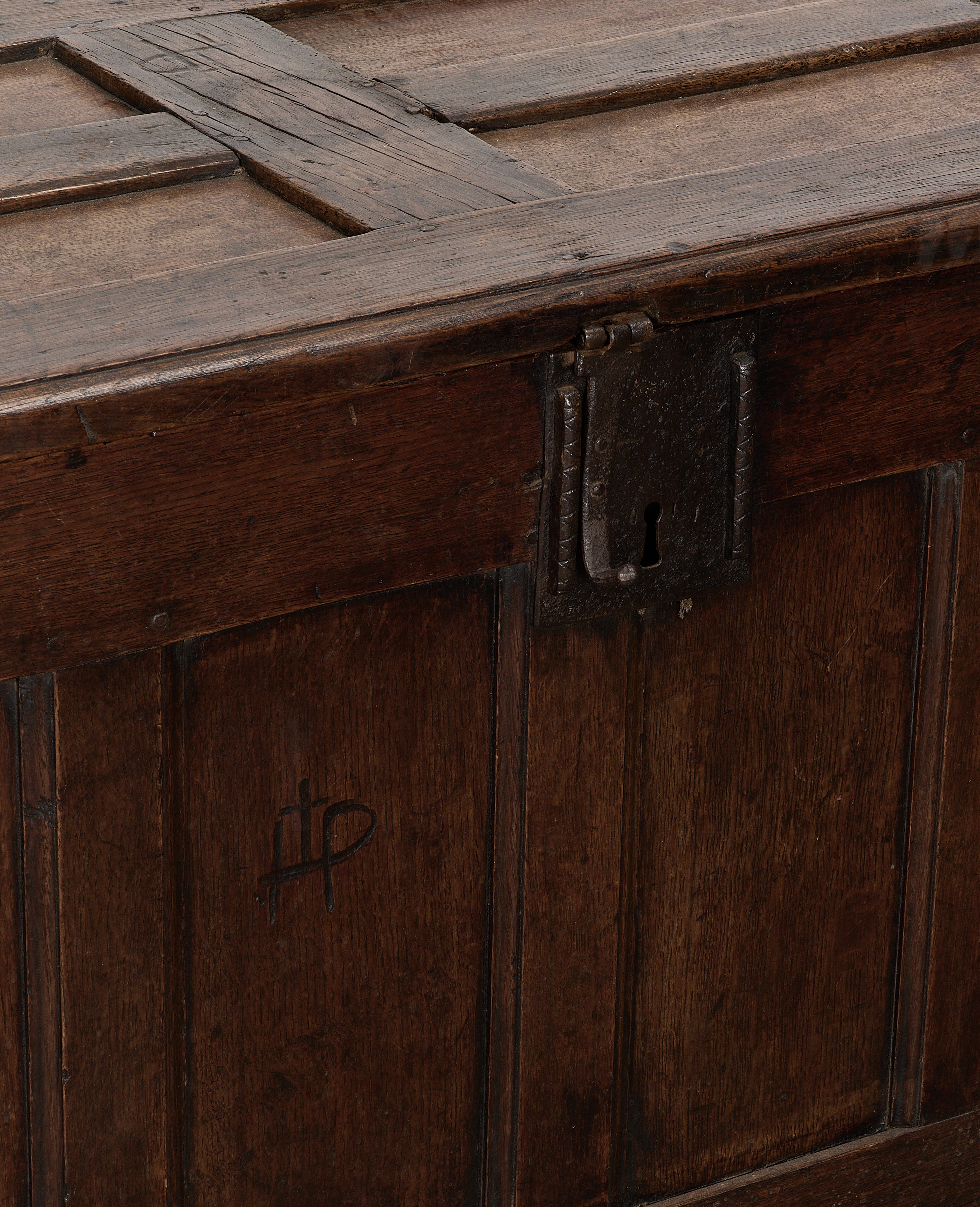 Olive Ateliers - English Wood Trunk