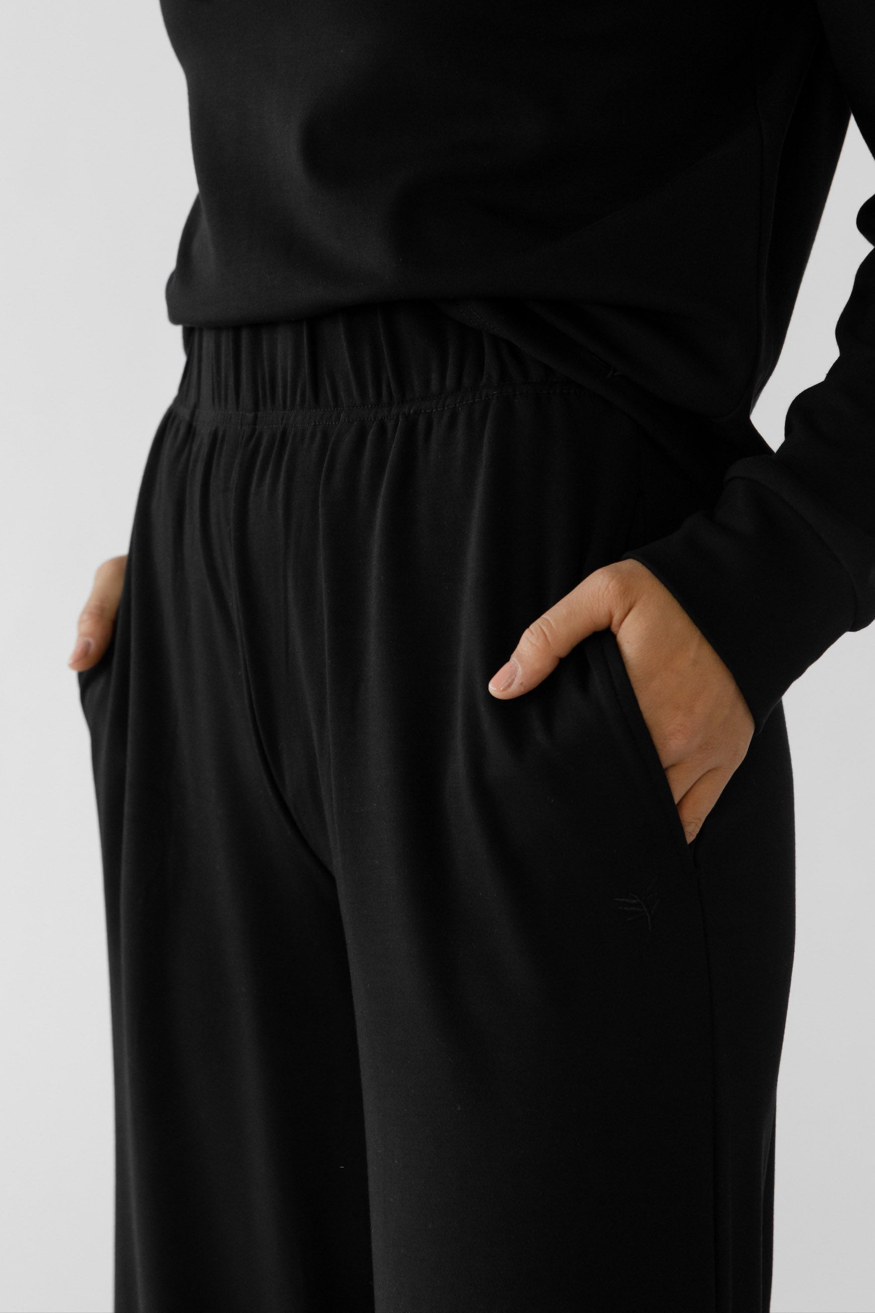 Cozy Earth - Women's Brushed Bamboo Wide Leg Pull On Pant & Pullover Crew Set
