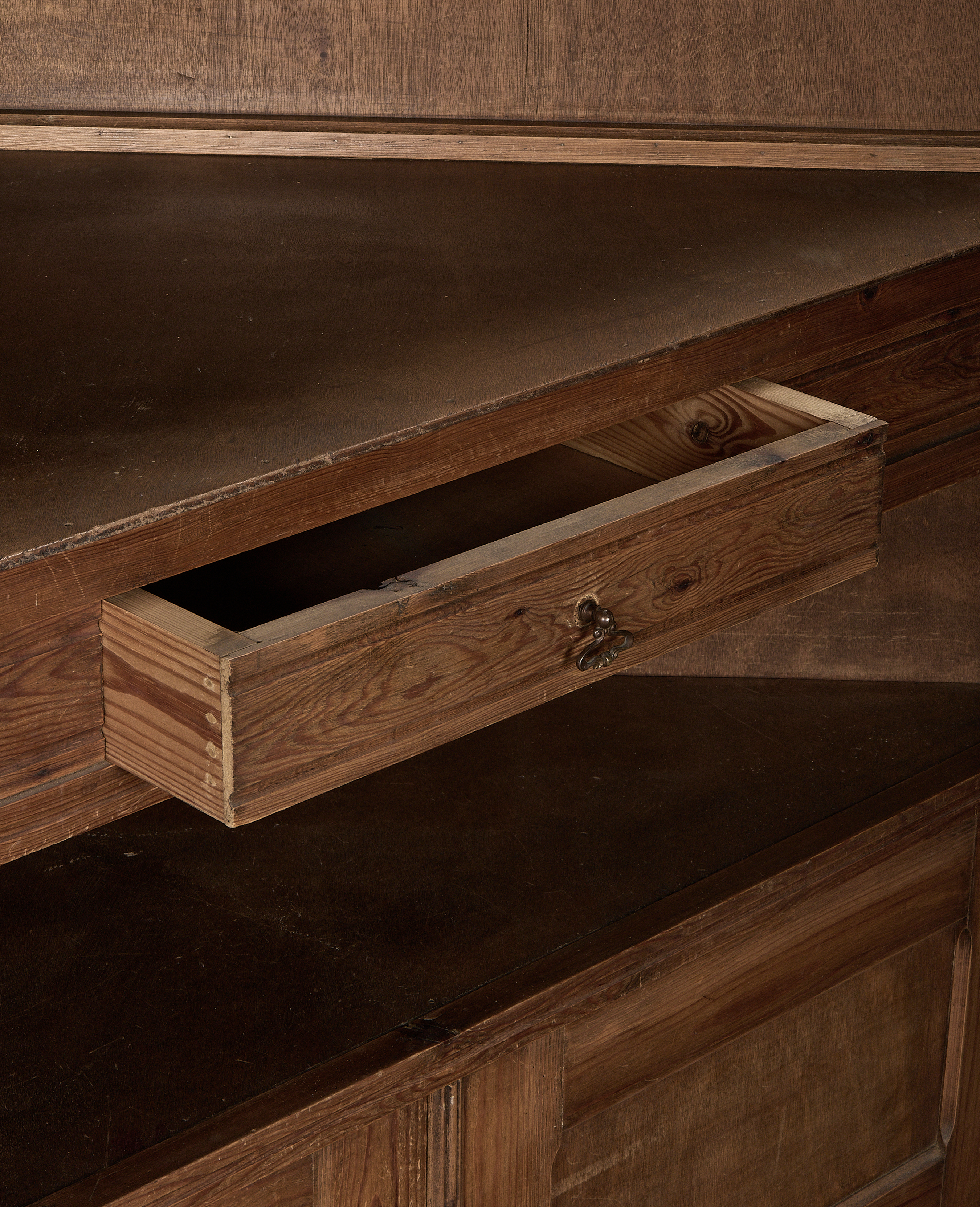 Olive Ateliers - Corner Cabinet