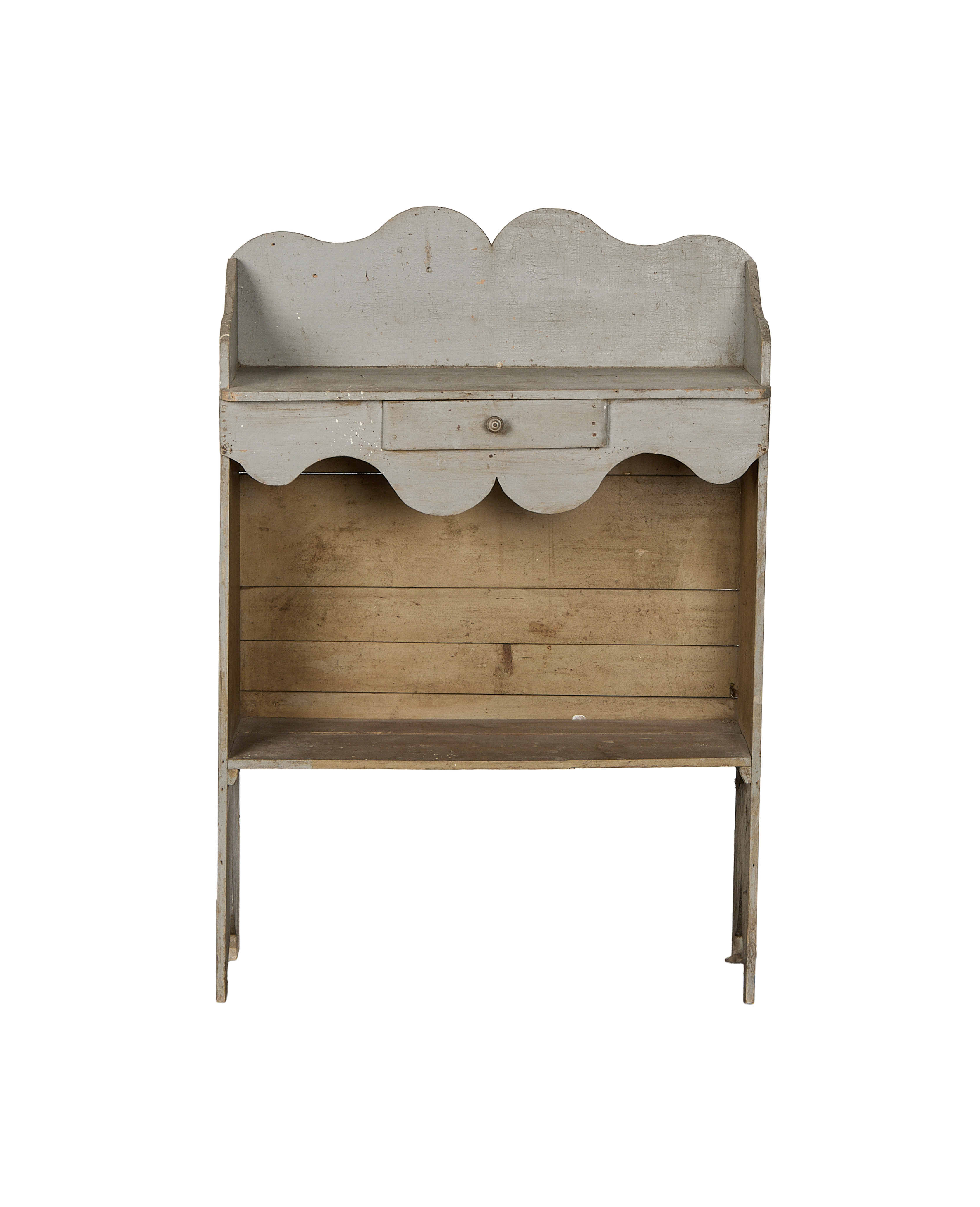 Olive Ateliers - Scalloped Shelving