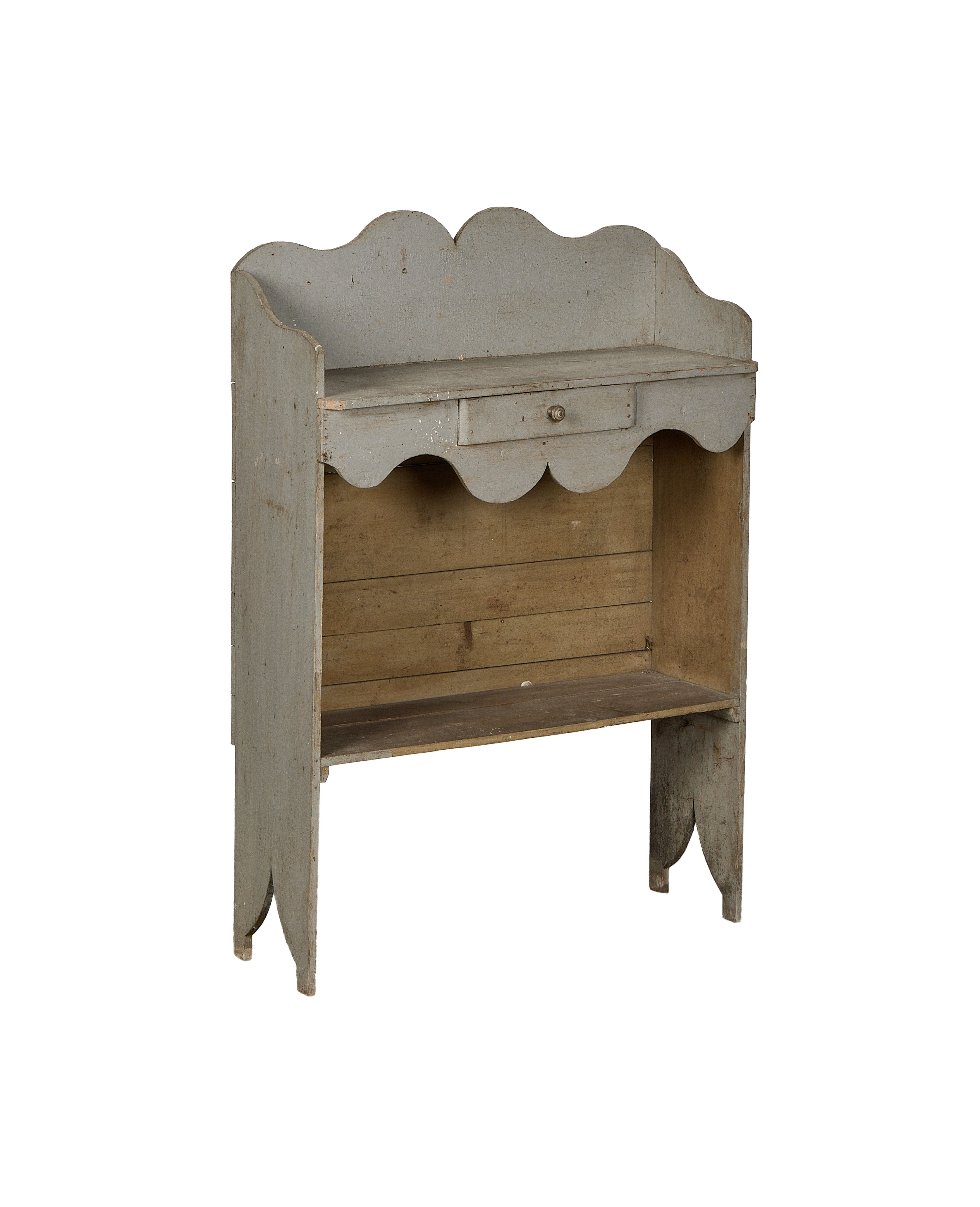 Olive Ateliers - Scalloped Shelving