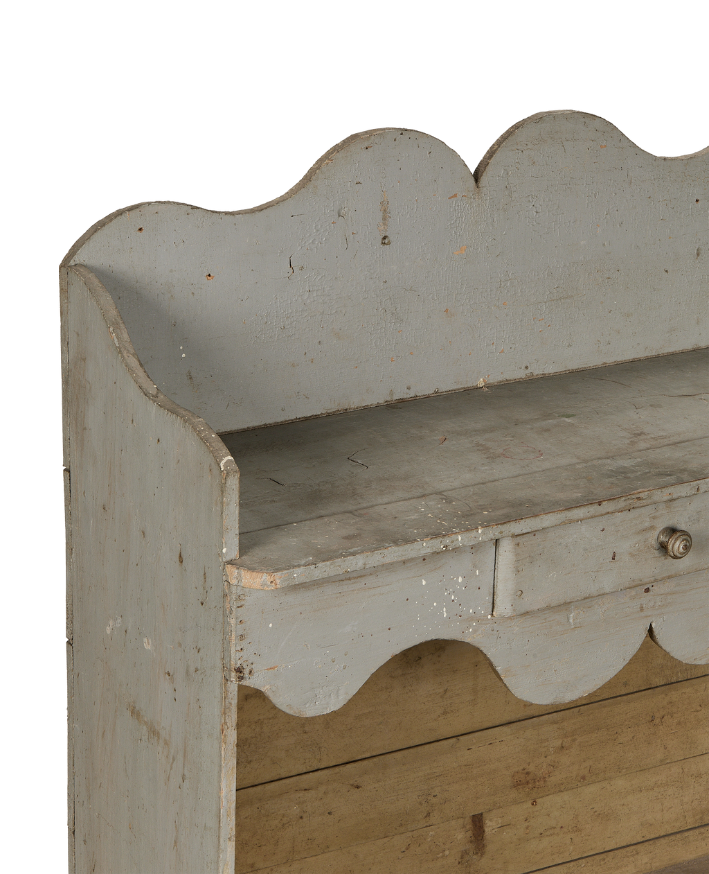 Olive Ateliers - Scalloped Shelving