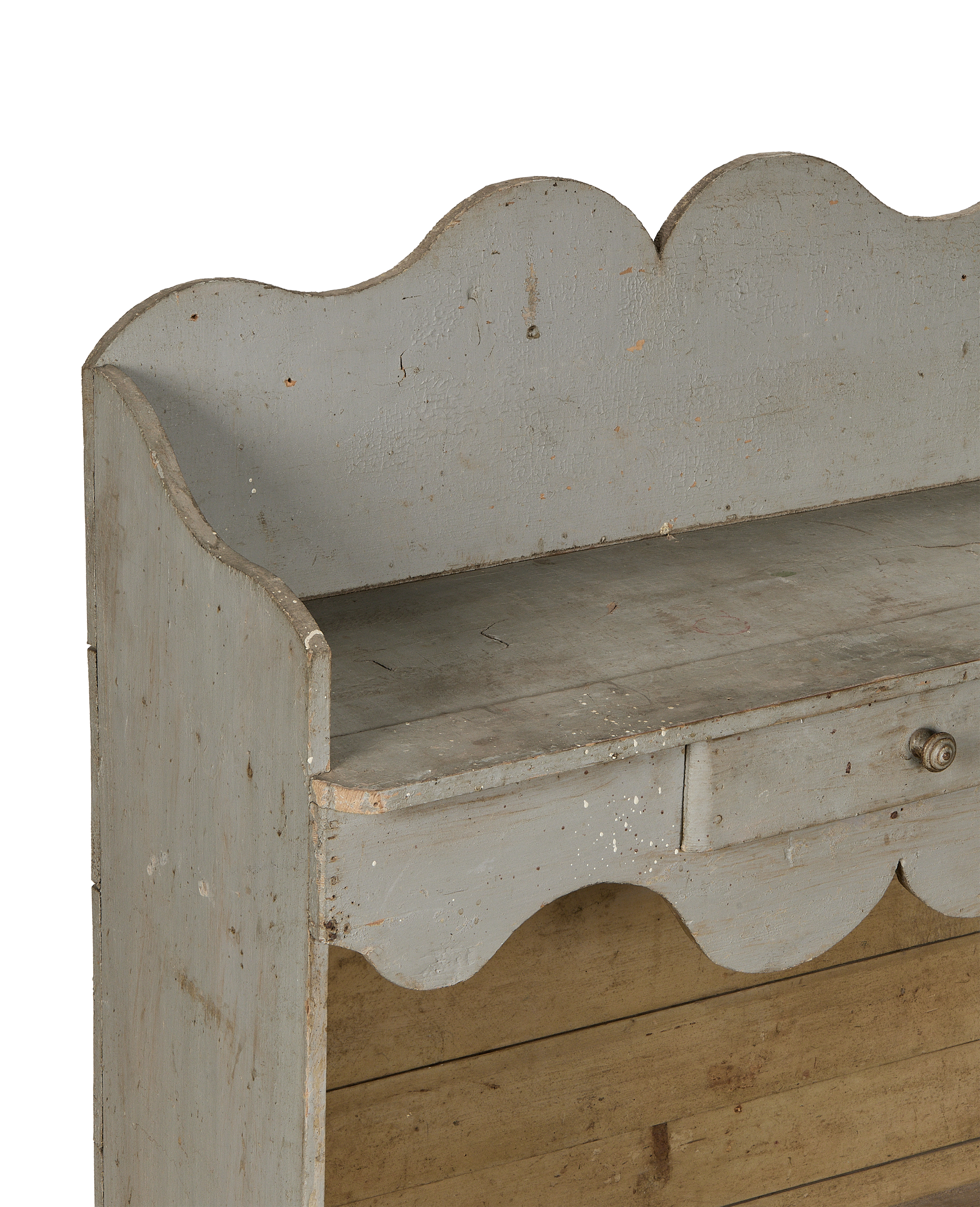 Olive Ateliers - Scalloped Shelving