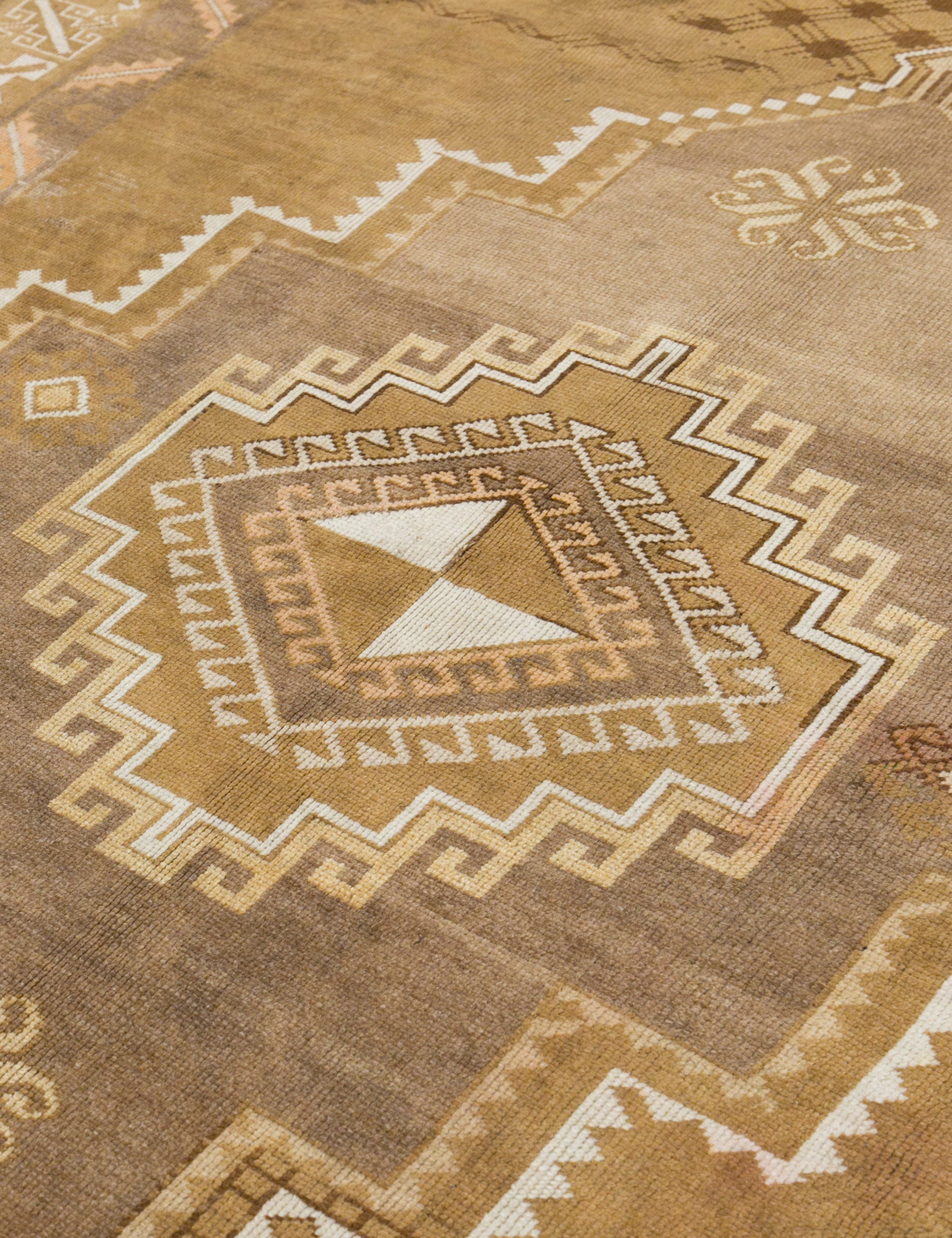 Lulu and Georgia - Vintage Turkish Hand - Knotted Wool Rug No. 385, 7' x 10'10"