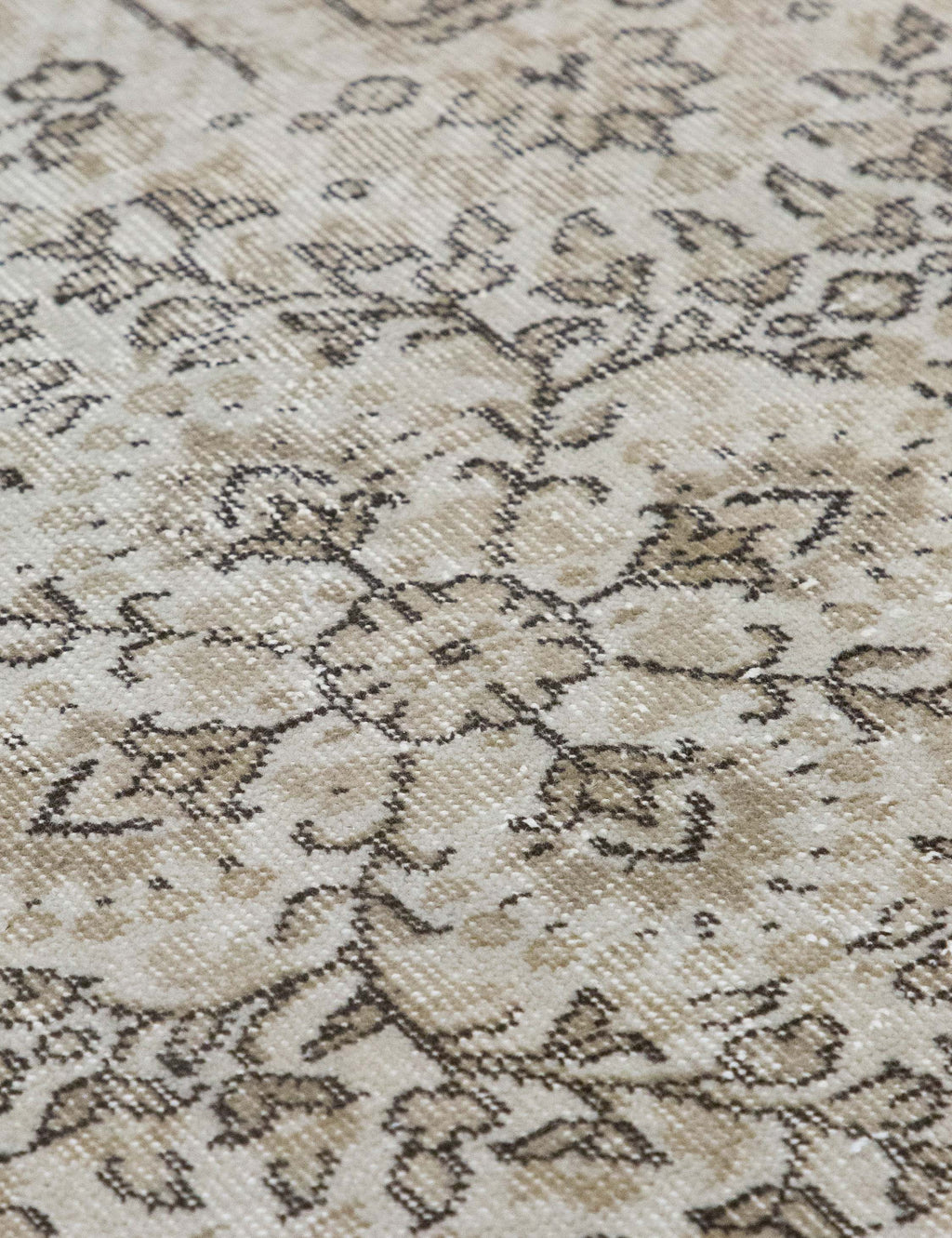 Lulu and Georgia - Vintage Turkish Hand - Knotted Wool Rug No. 595, 3'3" x 6'6"