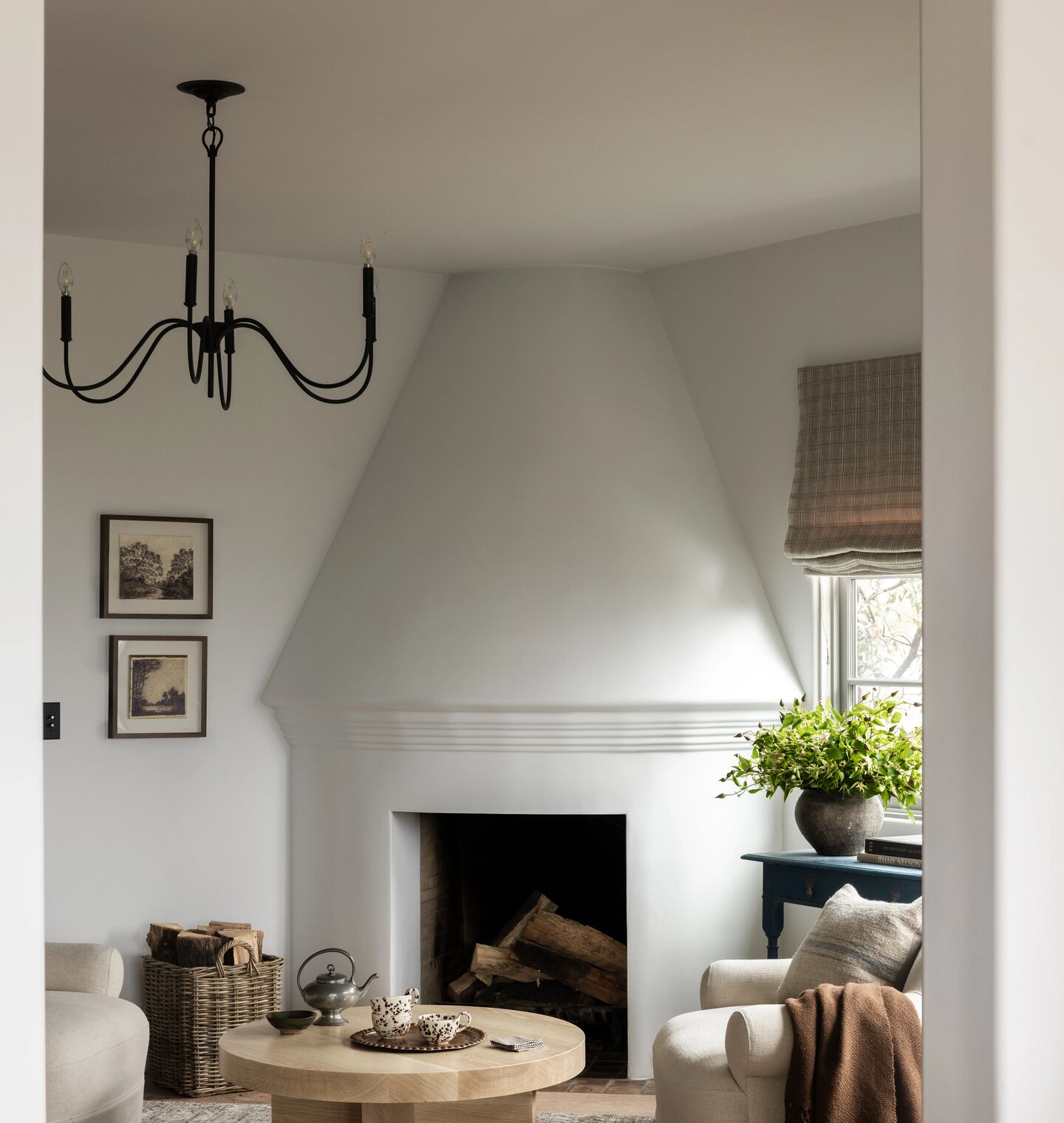 Amber Interiors - Floris Chandelier