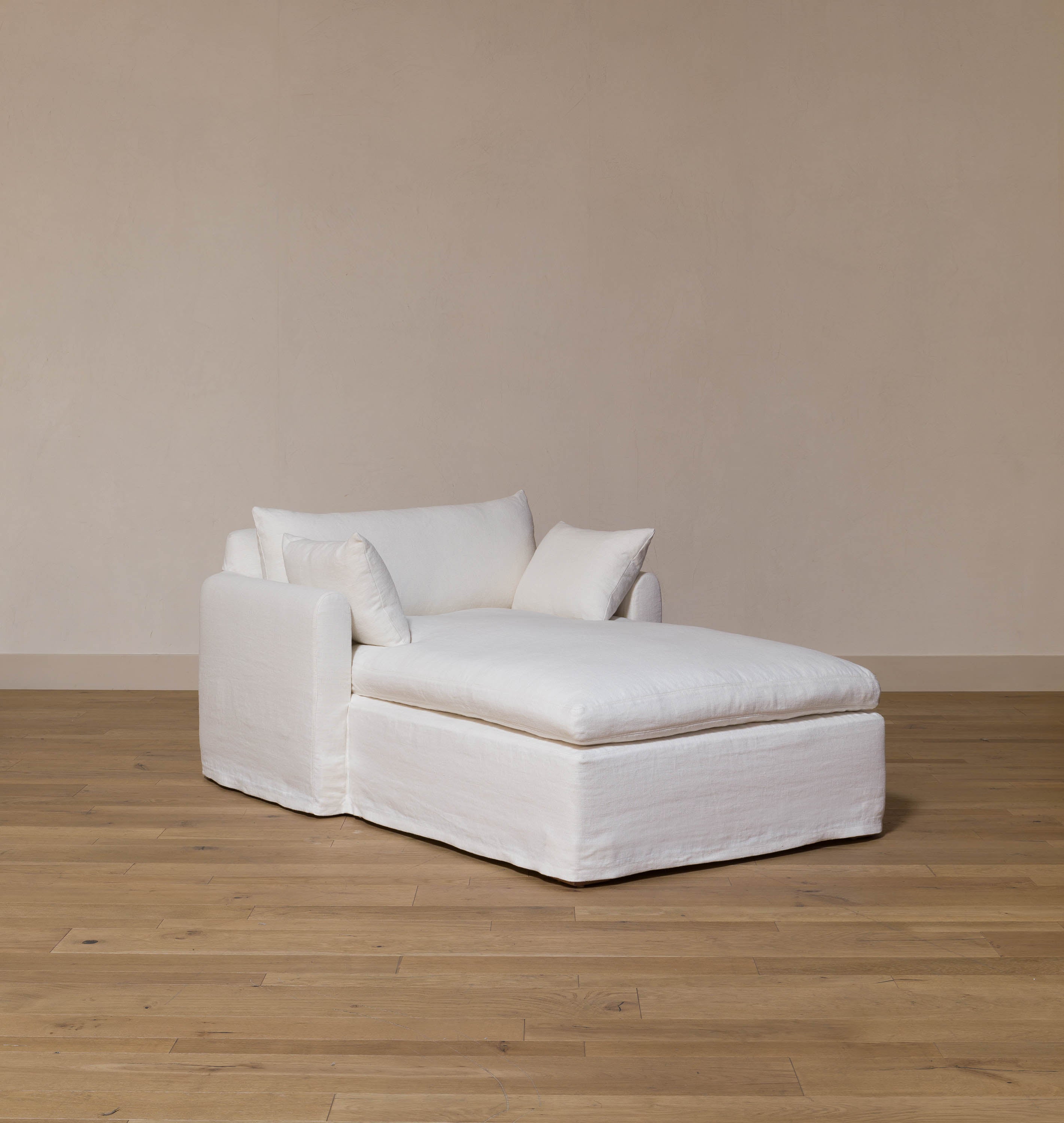 Amber Interiors - Ashley Chaise