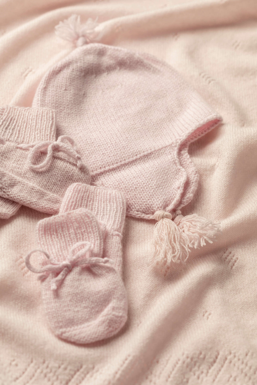 Johnstons of Elgin - Baby's Pink Cashmere Gift Set