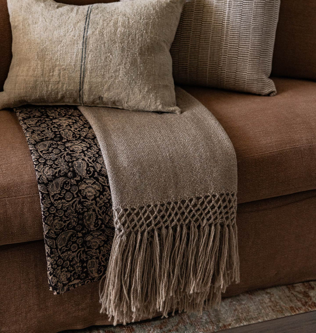 Amber Interiors - Arrowhead Coverlet