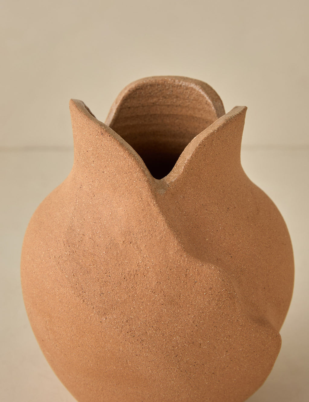 Lulu and Georgia - Amelia Vase by dumæ