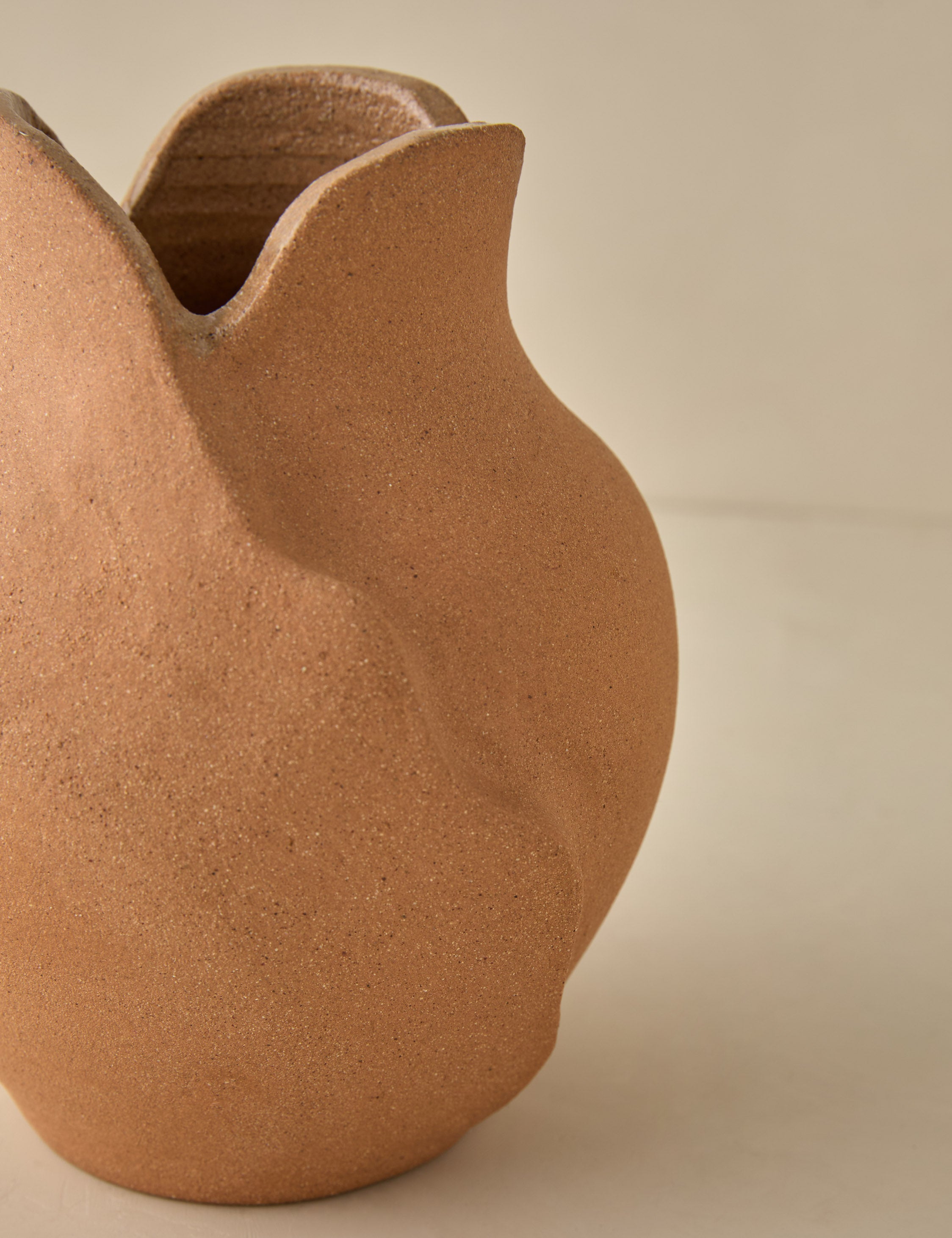 Lulu and Georgia - Amelia Vase by dumæ