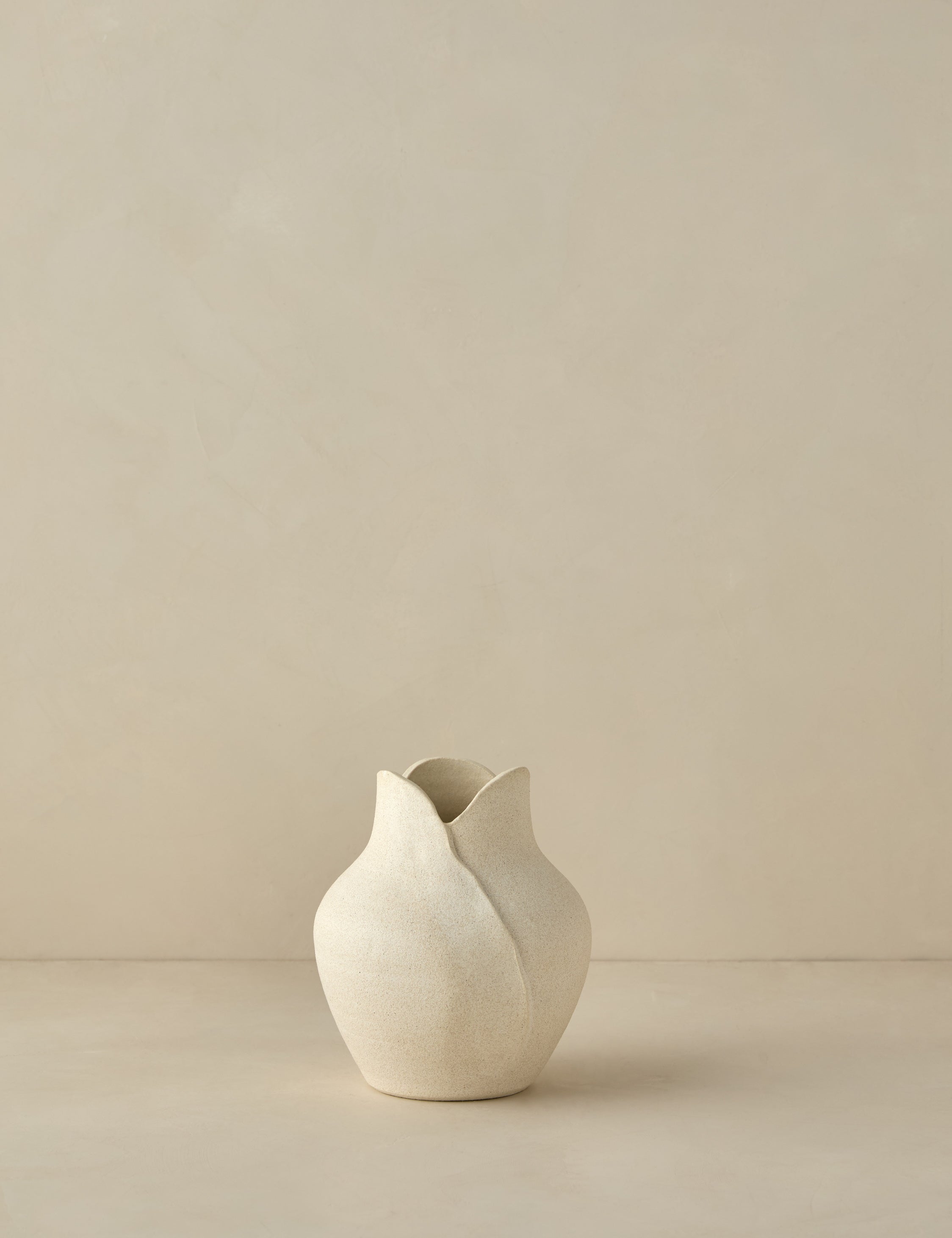 Lulu and Georgia - Amelia Vase by dumæ