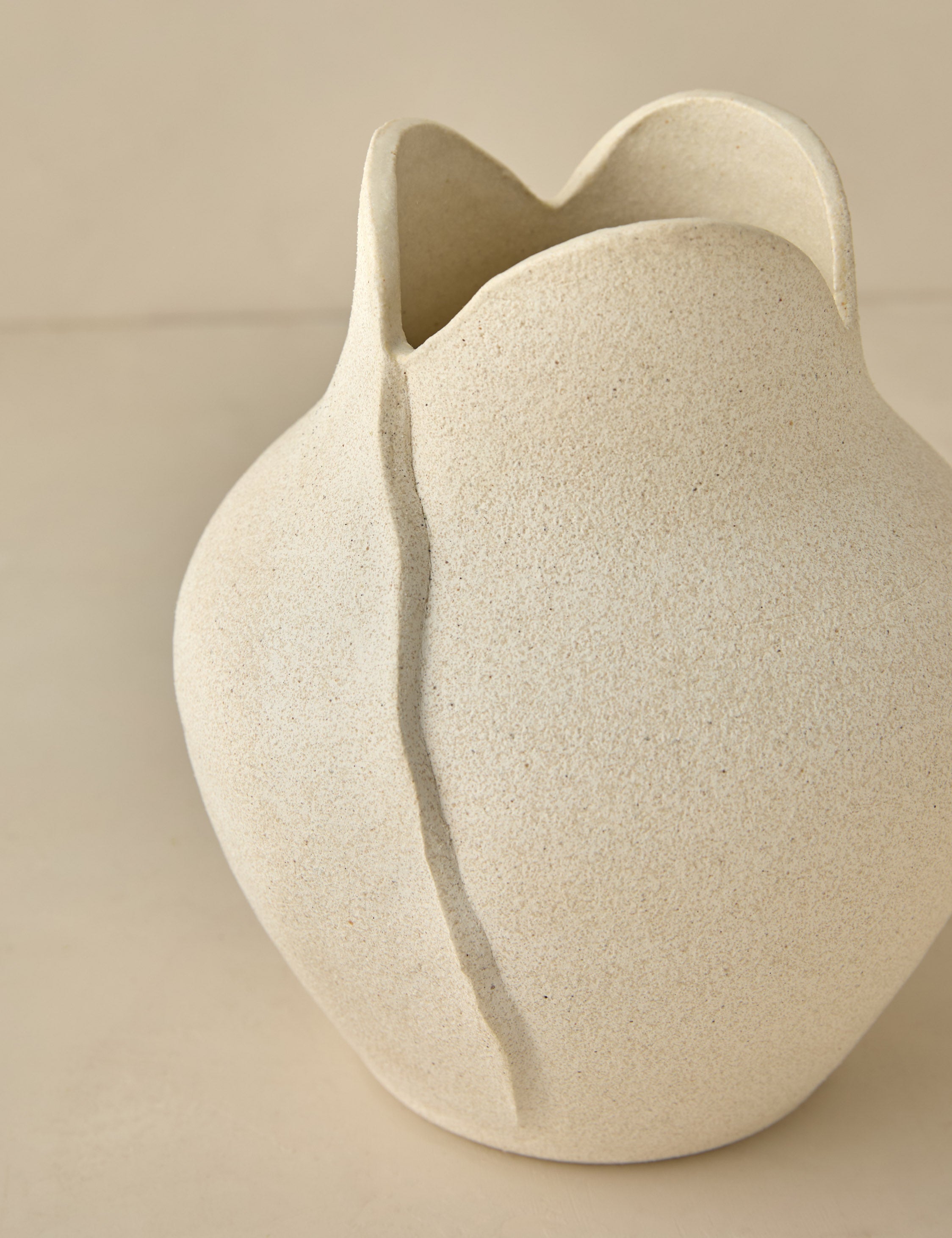 Lulu and Georgia - Amelia Vase by dumæ