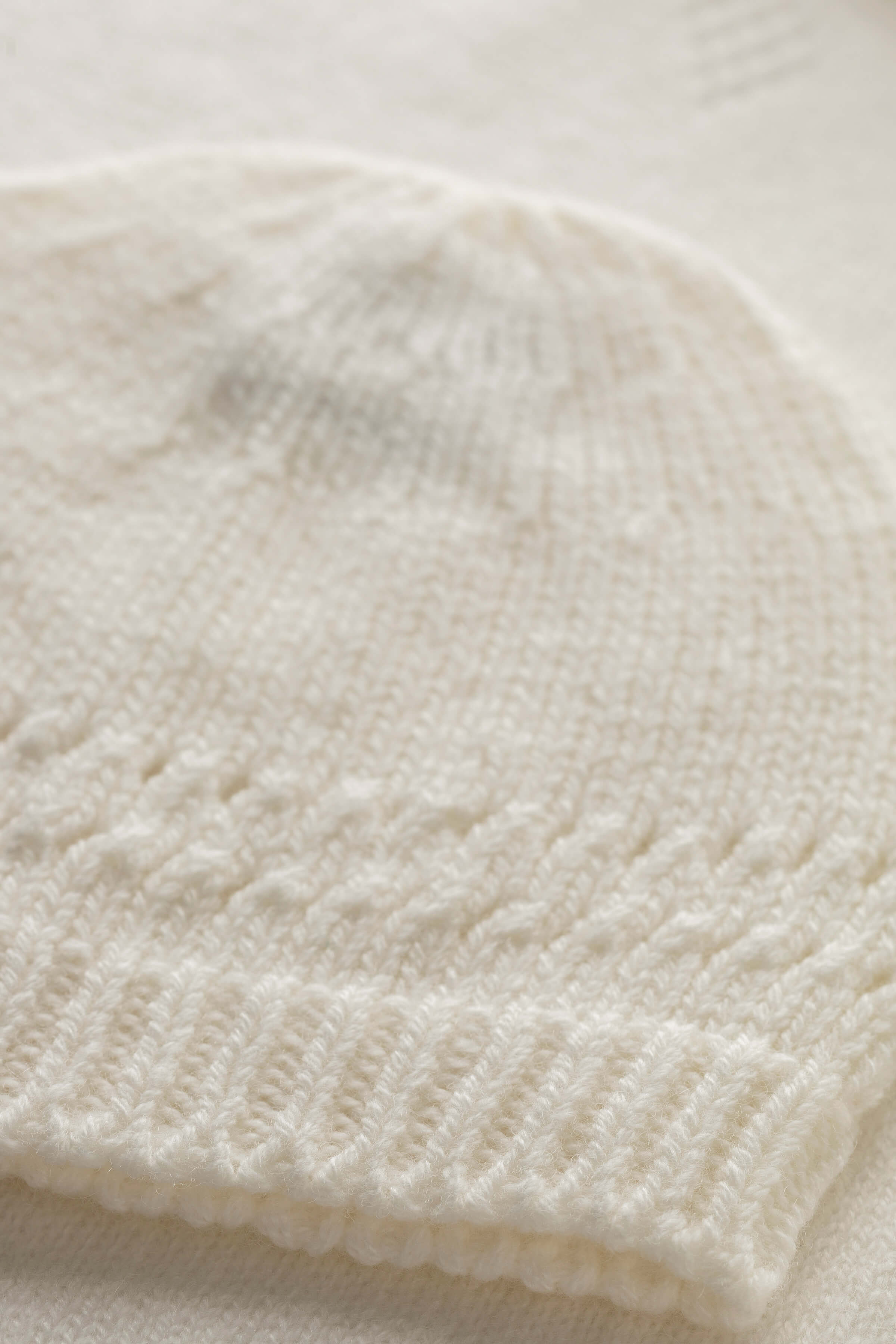 Johnstons of Elgin - White Cashmere Baby Beanie