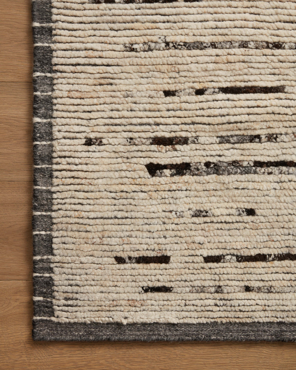 Amber Interiors - Briyana BRI - 04 Natural / Black Area Rug