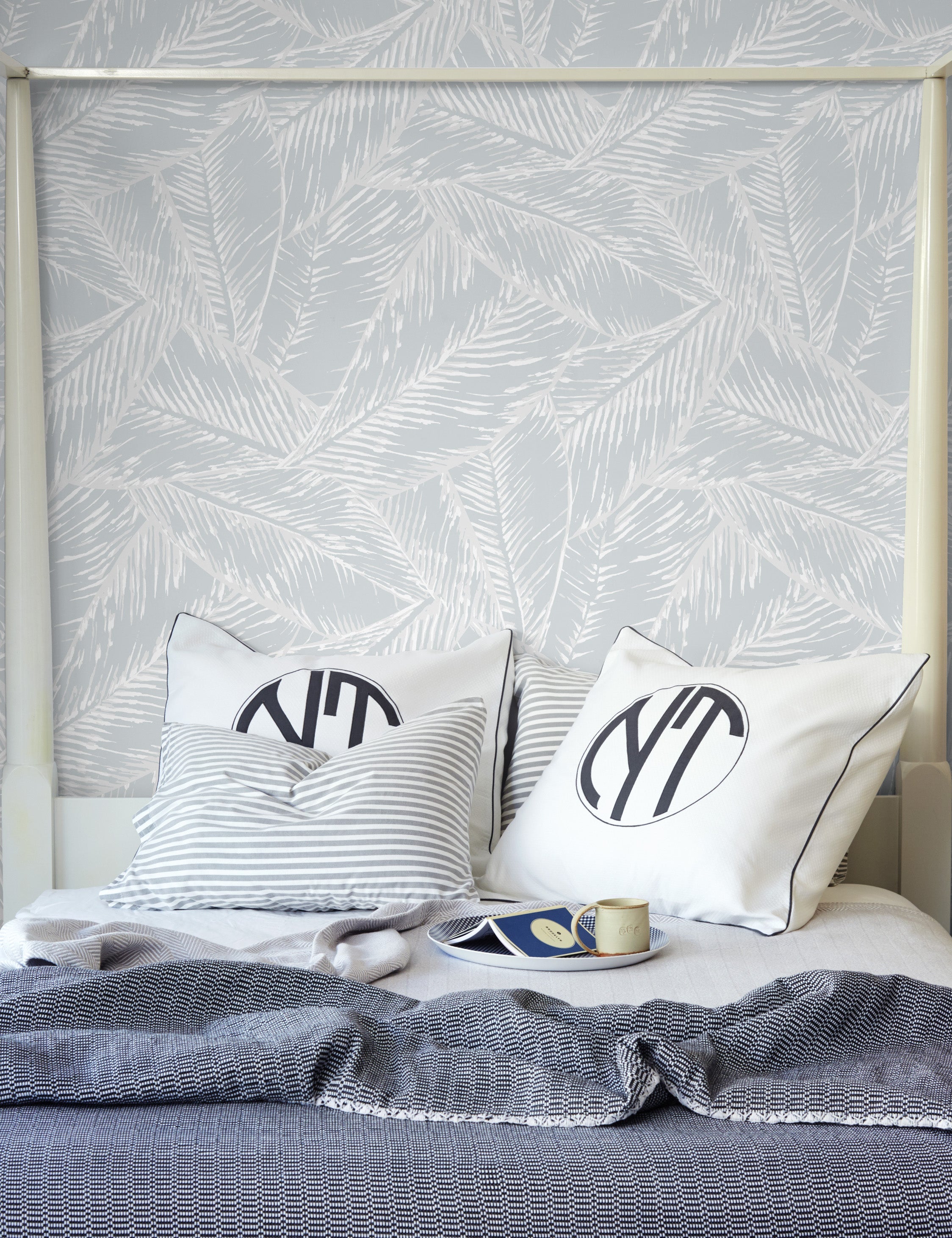Lulu and Georgia - Best Fronds Wallpaper