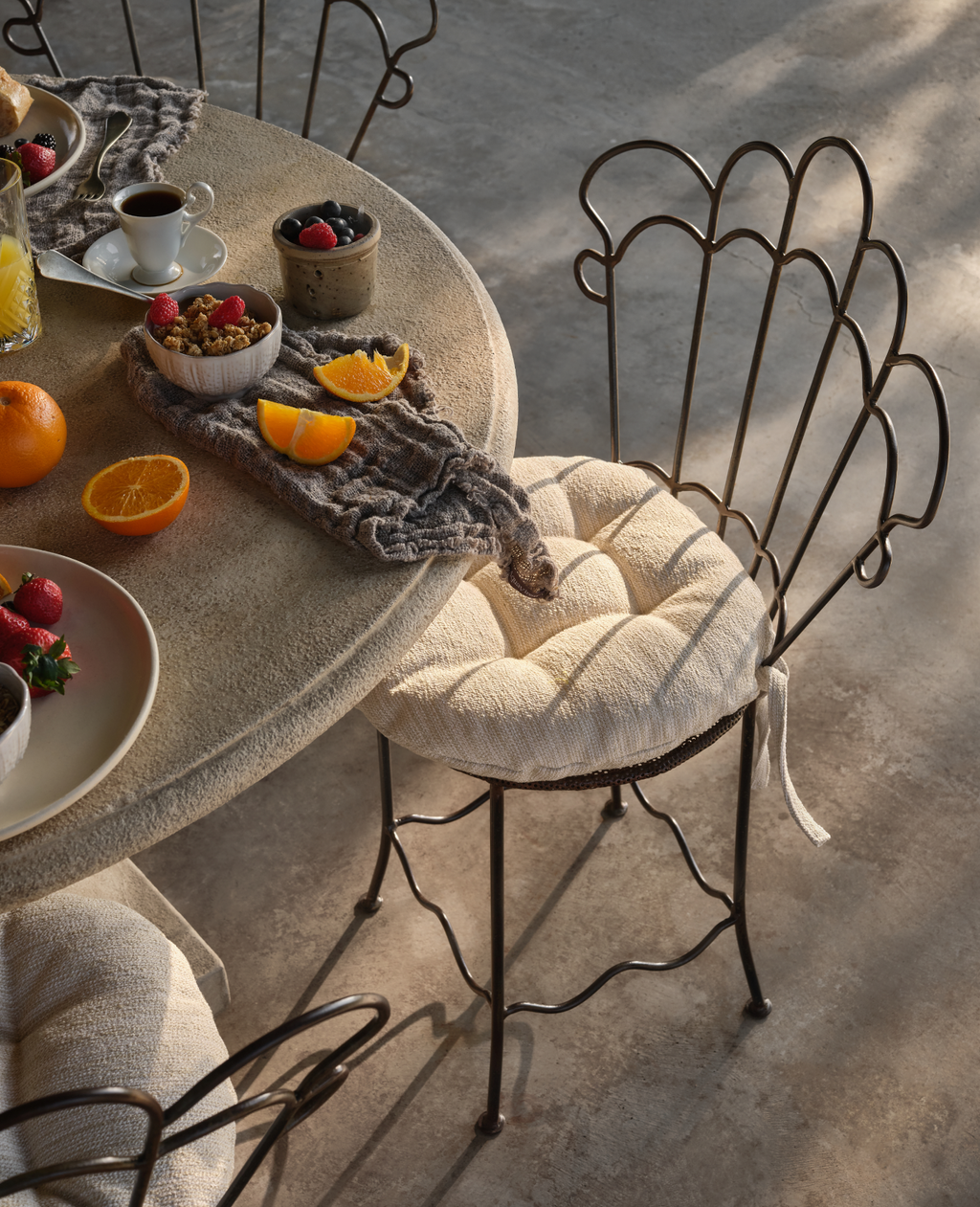 Olive Ateliers - Chateau Tufted Cushion - Creme