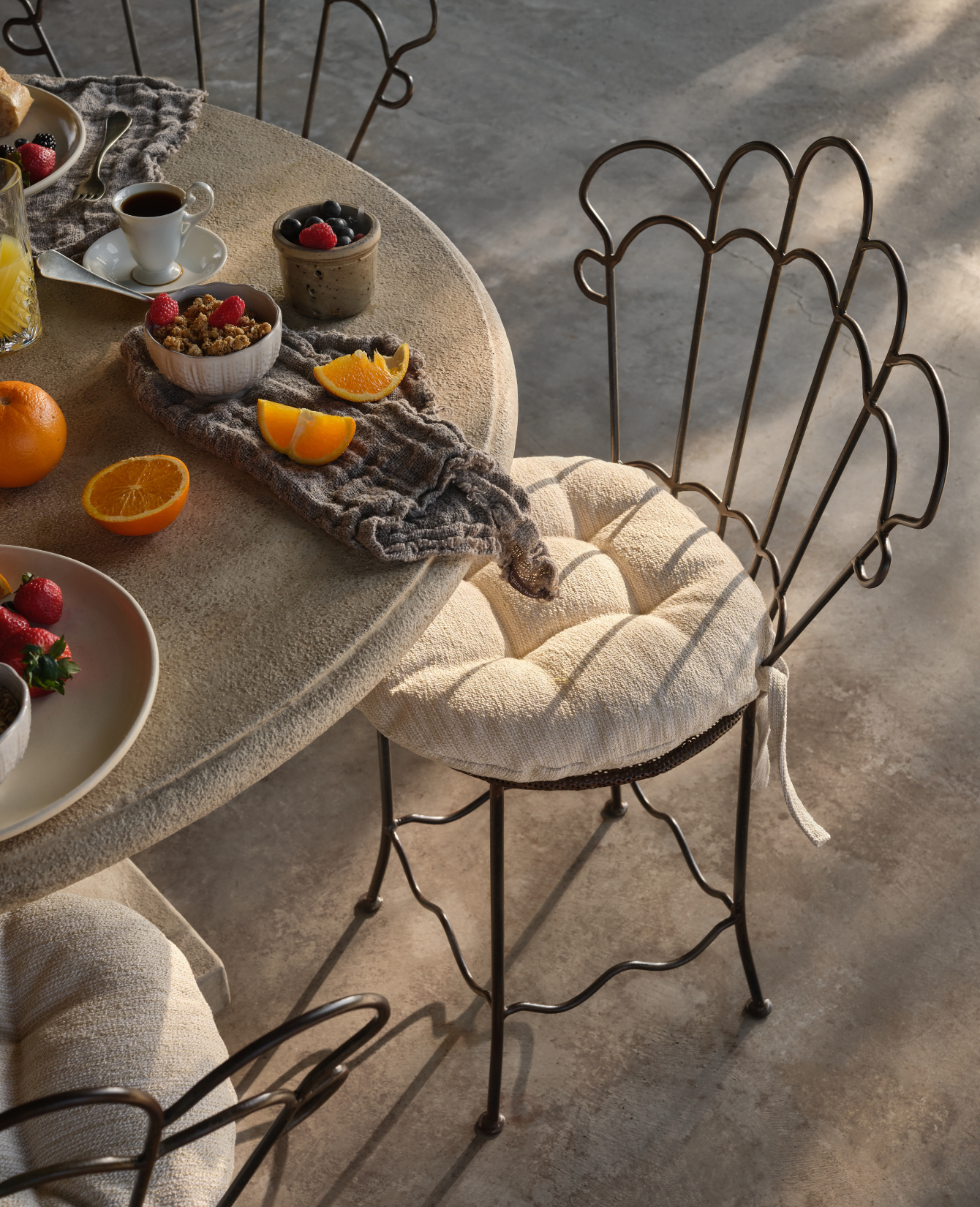 Olive Ateliers - Chateau Tufted Cushion - Creme