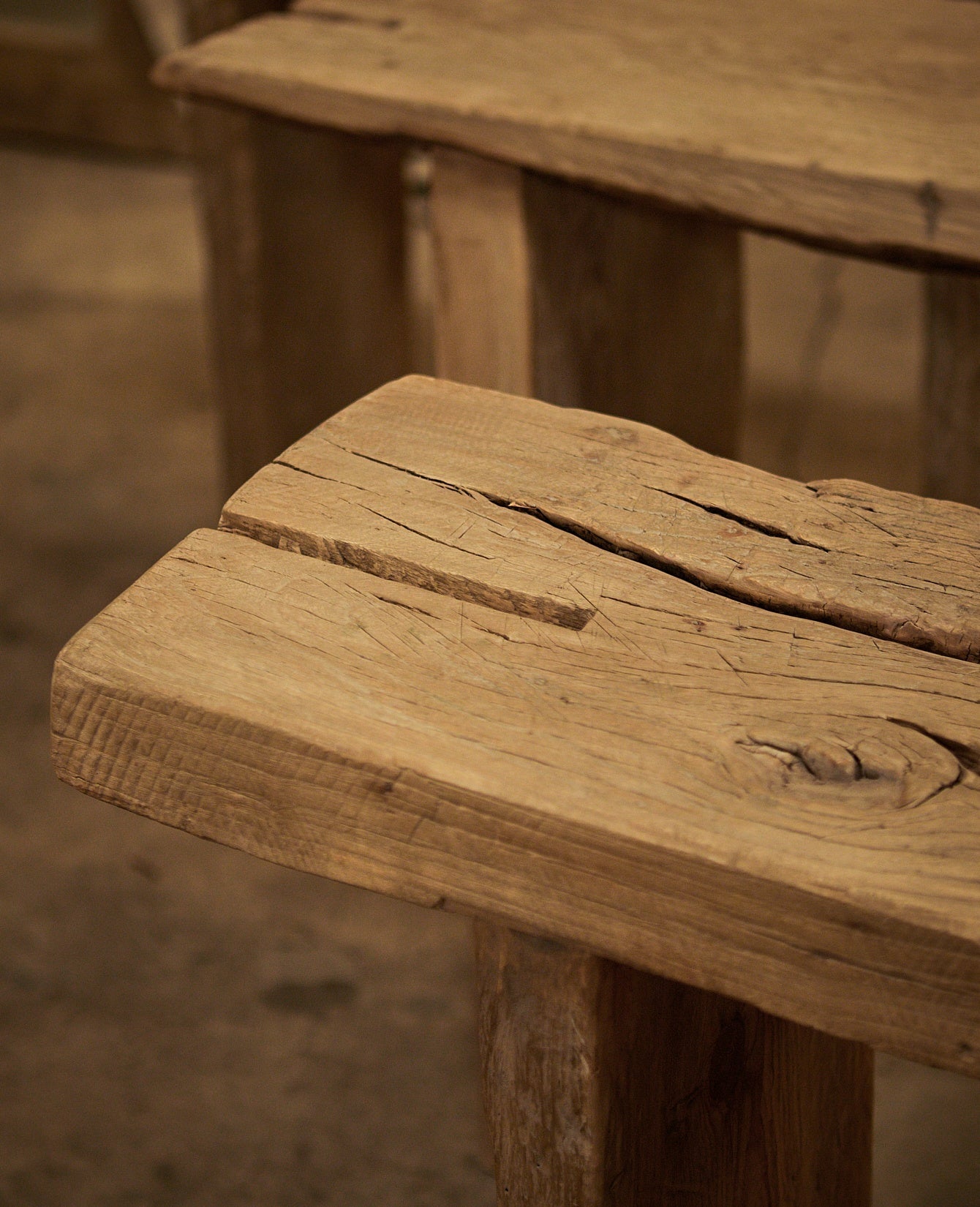 Olive Ateliers - Chunky Elm Console - Antique Finish
