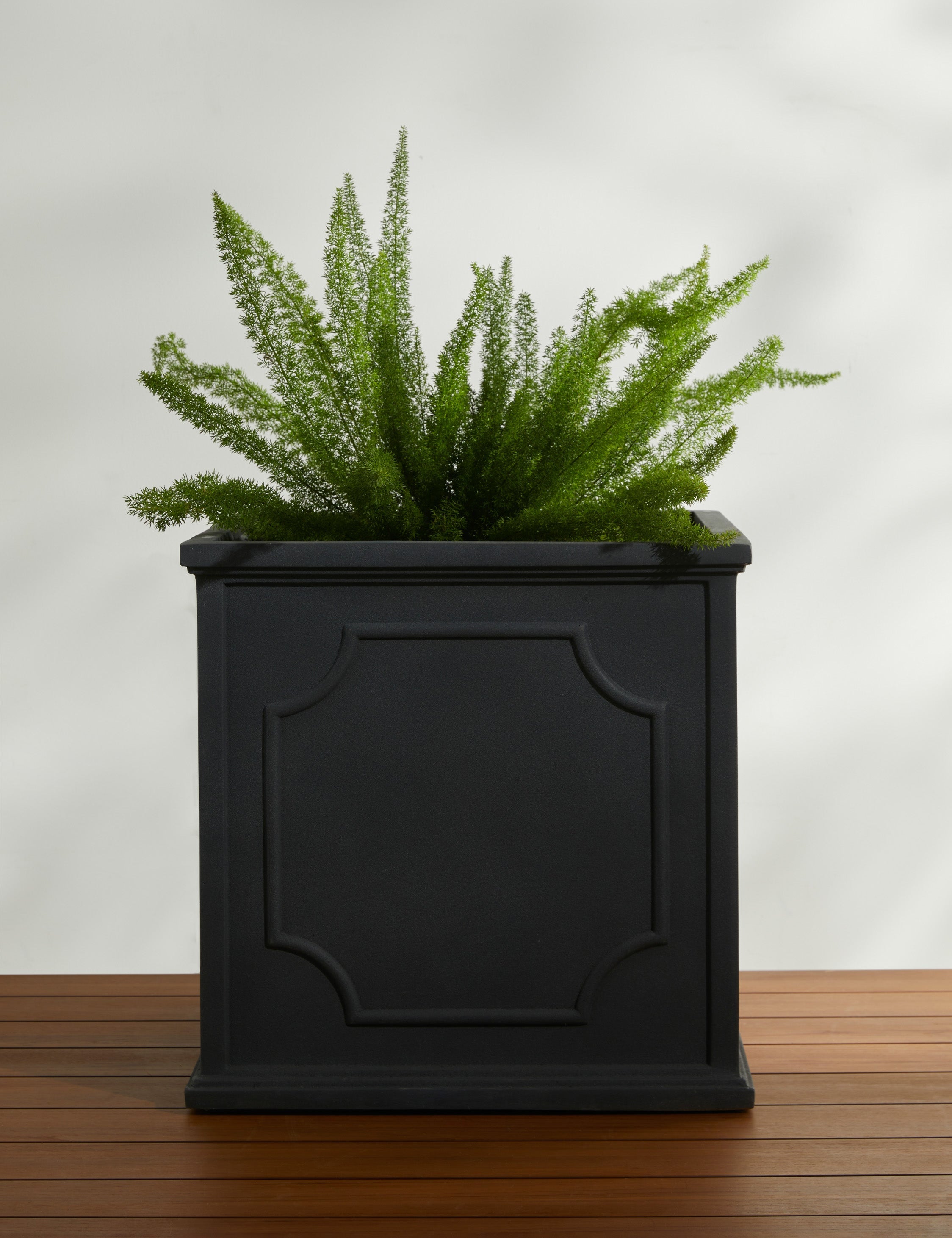 Lulu and Georgia - Cumberland Planter by Campania International