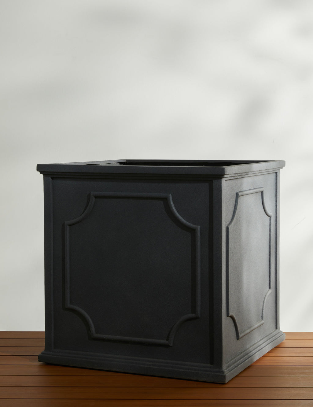 Lulu and Georgia - Cumberland Planter by Campania International